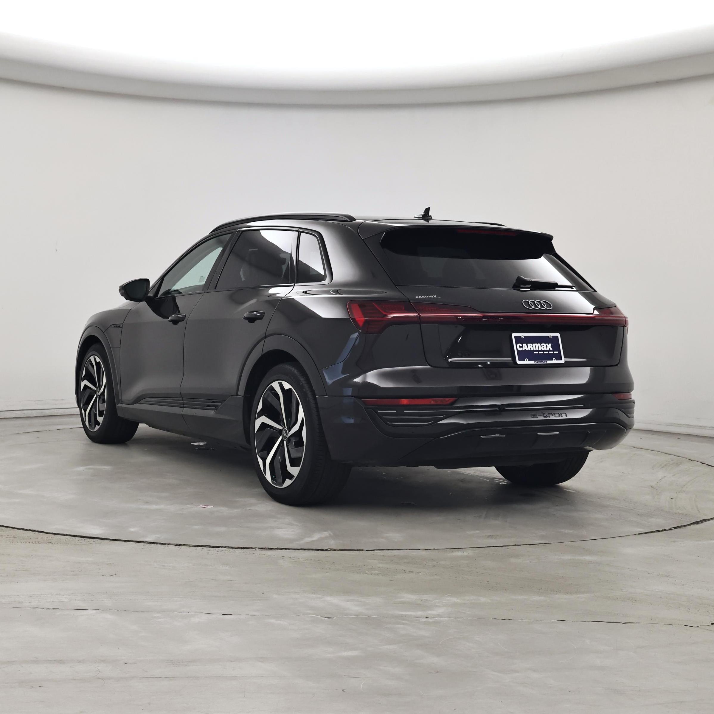 Thumbnail: 2024 Audi Q8 e-tron - 2