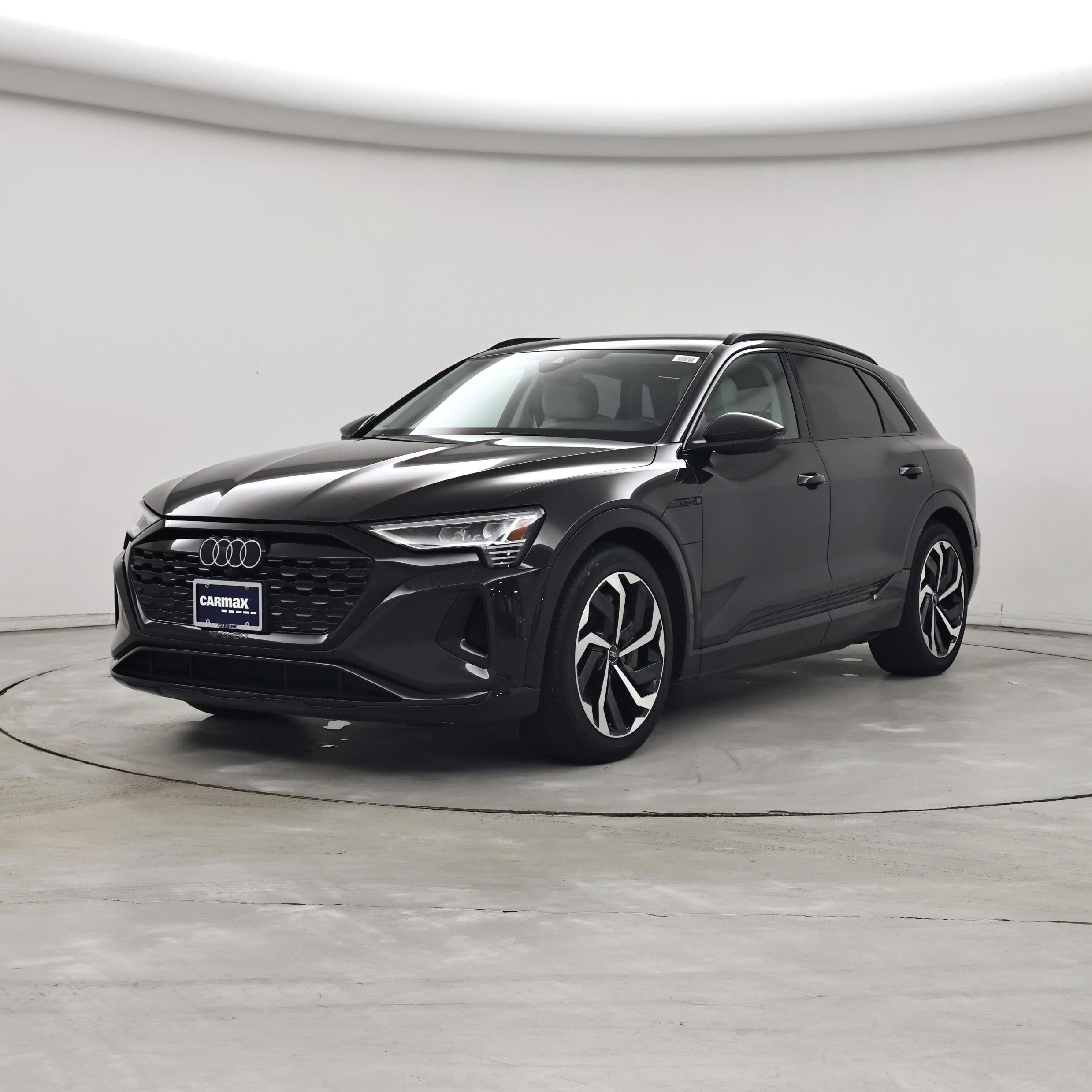 Thumbnail: 2024 Audi Q8 e-tron - 4