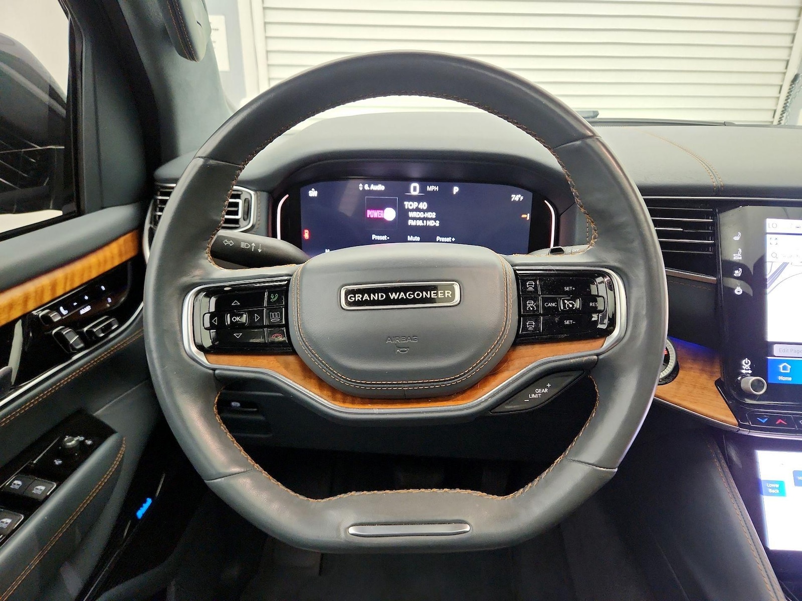 2022 Jeep Grand Wagoneer Series II - Photo 11