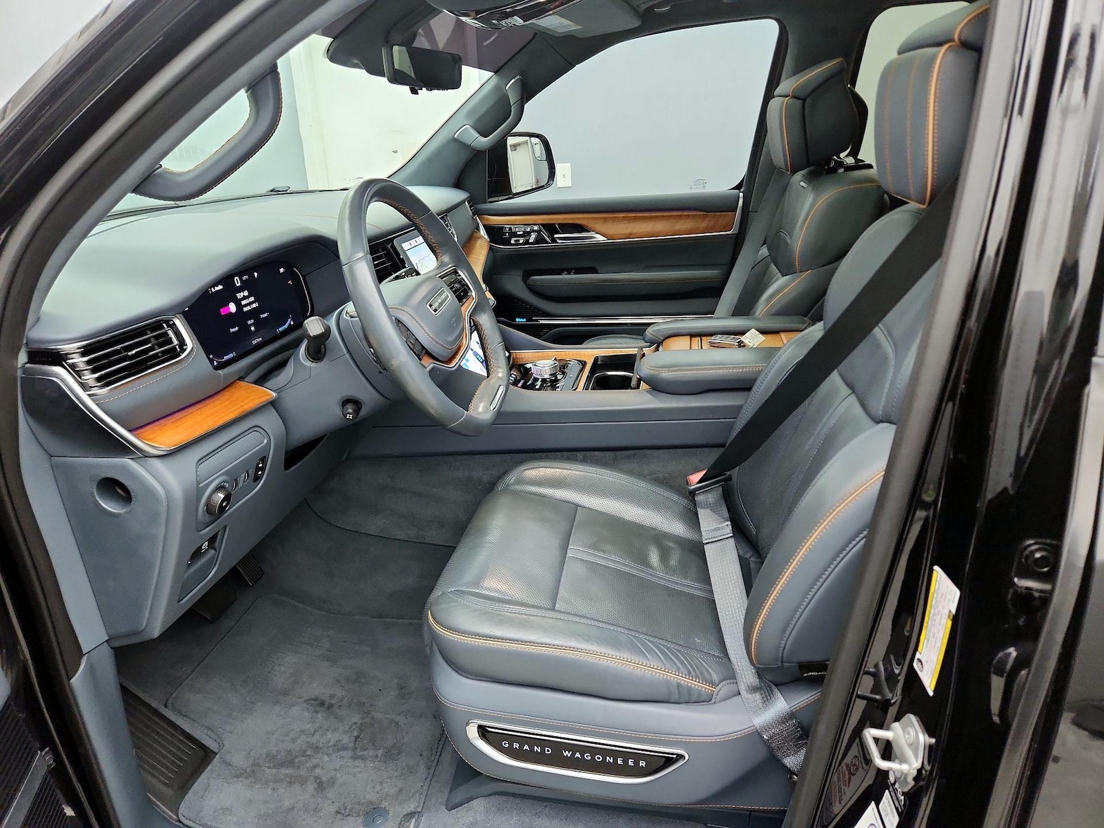 2022 Jeep Grand Wagoneer Series II - Photo 12