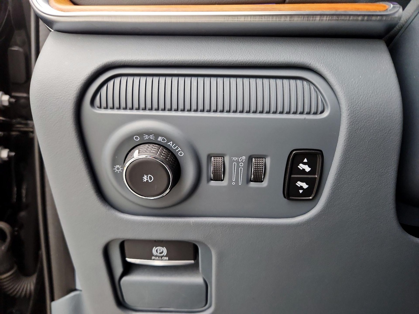 2022 Jeep Grand Wagoneer Series II - Photo 14