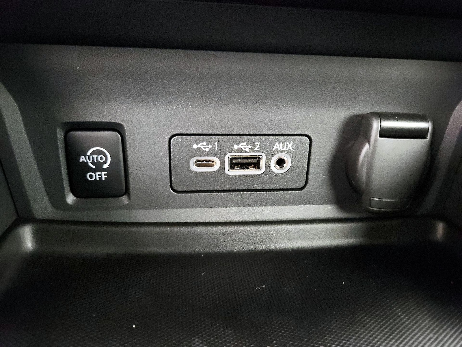 2025 Nissan Sentra SR - Photo 19