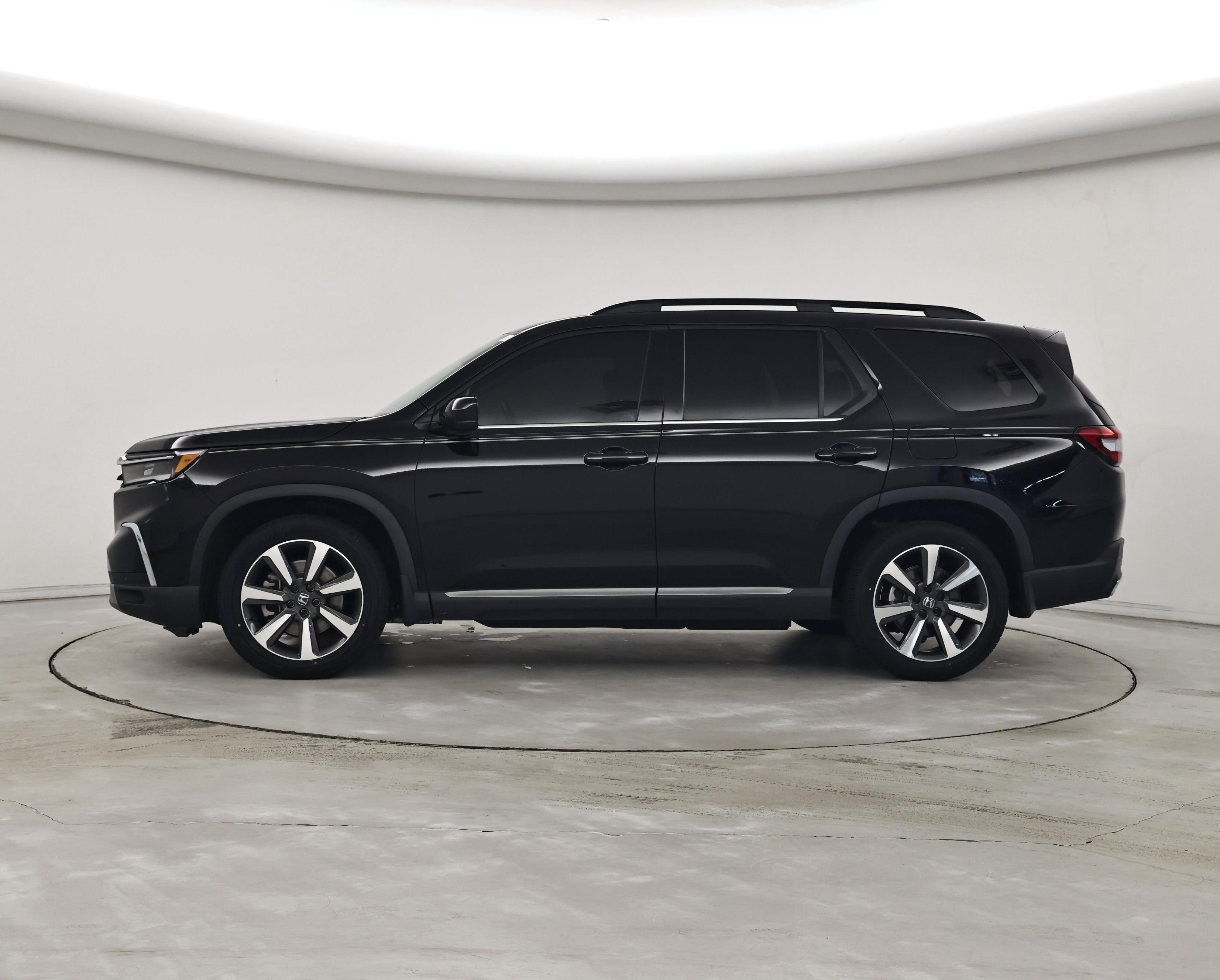 Thumbnail: 2023 Honda Pilot - 3