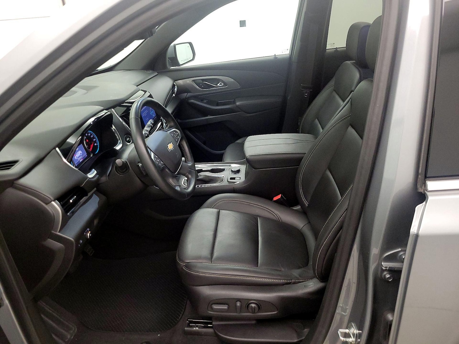 2023 Chevrolet Traverse 3LT - Photo 12