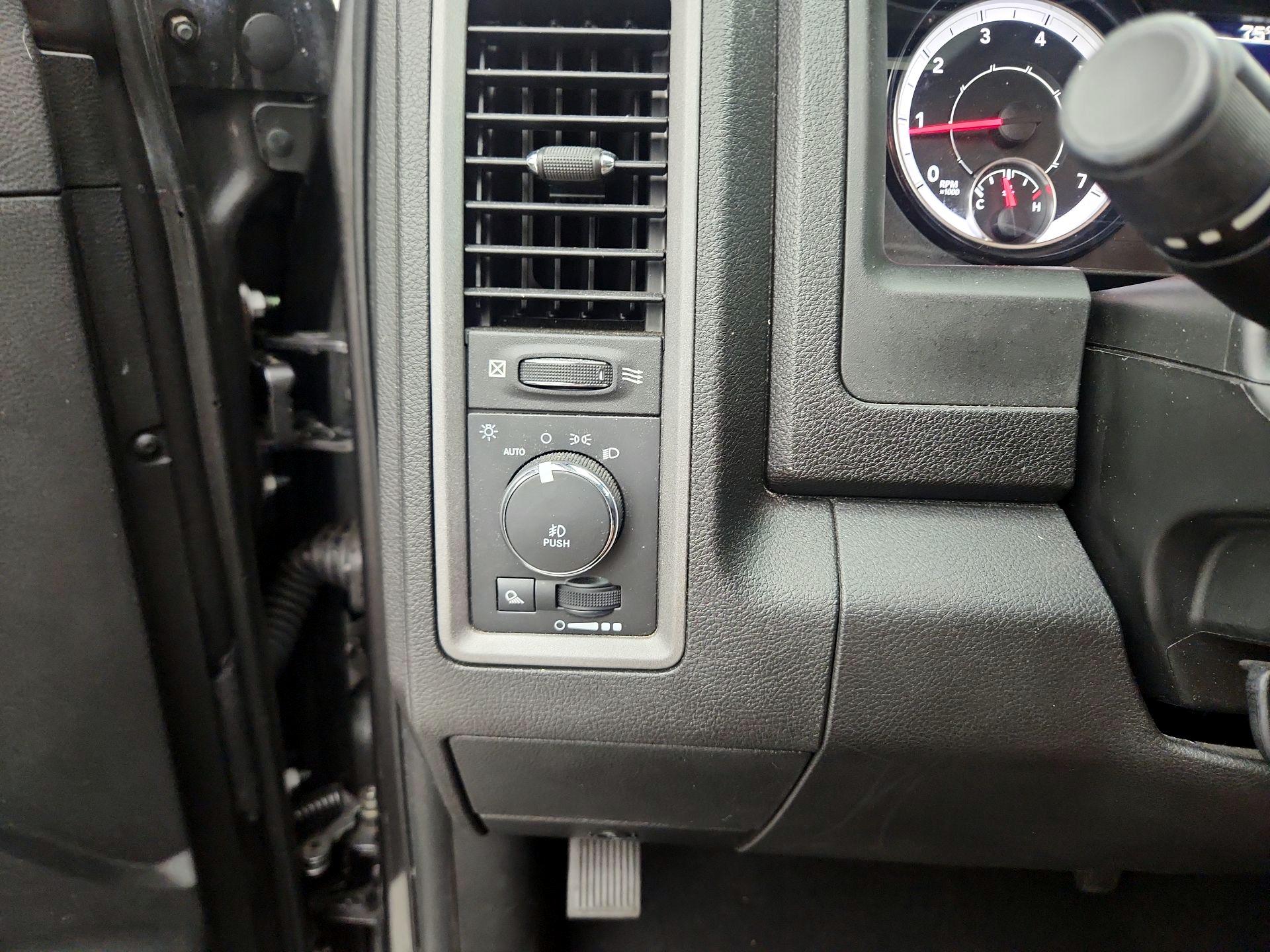 Thumbnail: 2021 RAM 1500 Classic - 13