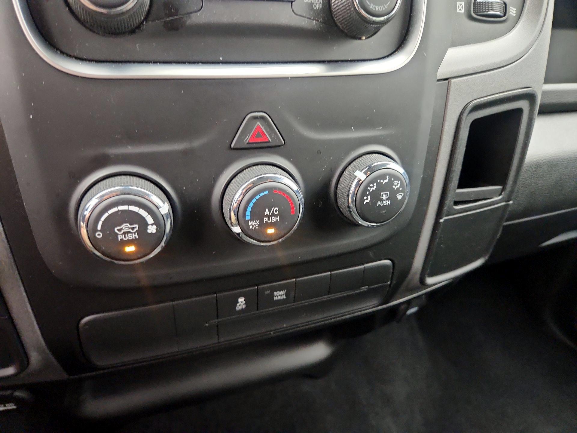 Thumbnail: 2021 RAM 1500 Classic - 16