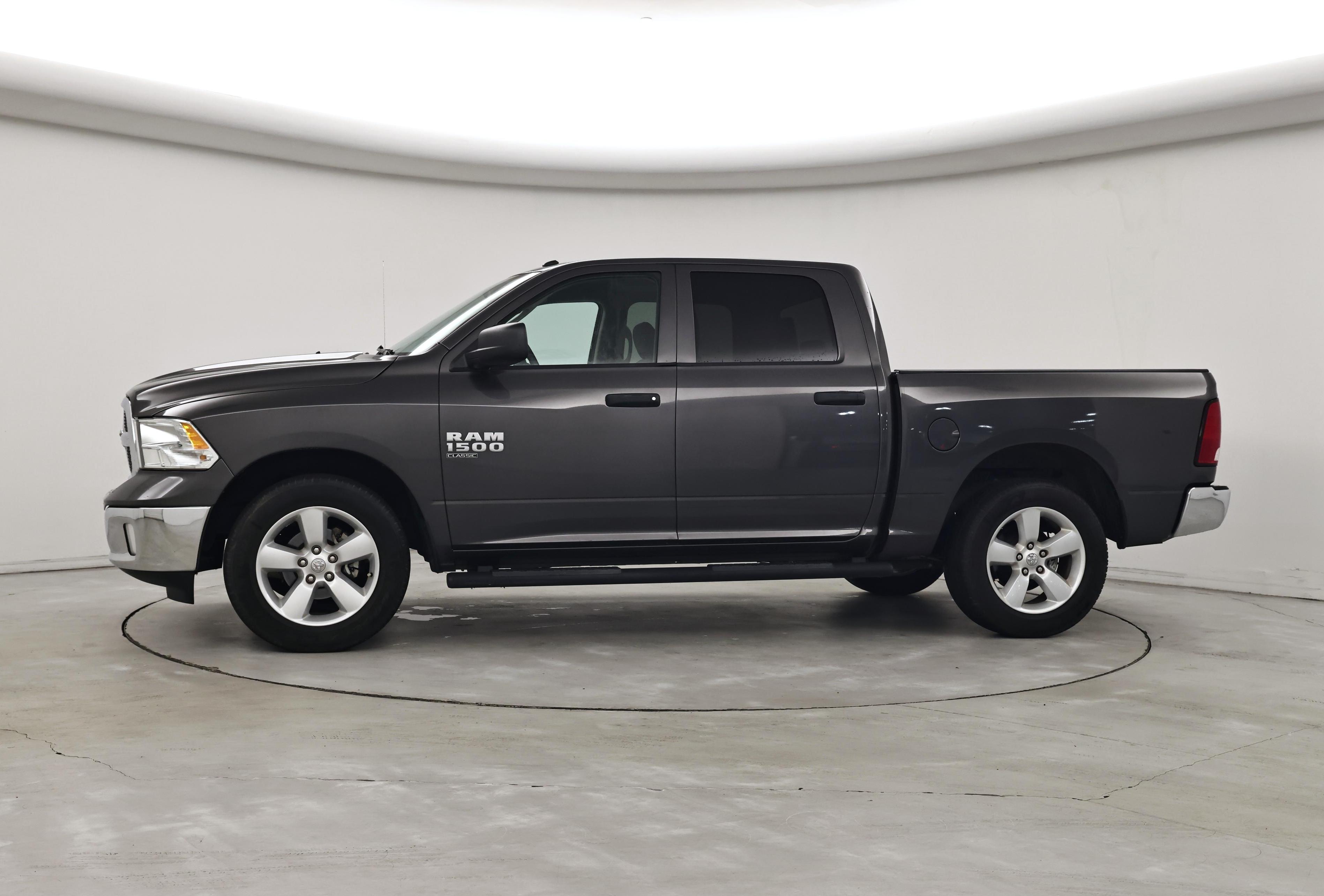 Thumbnail: 2021 RAM 1500 Classic - 3