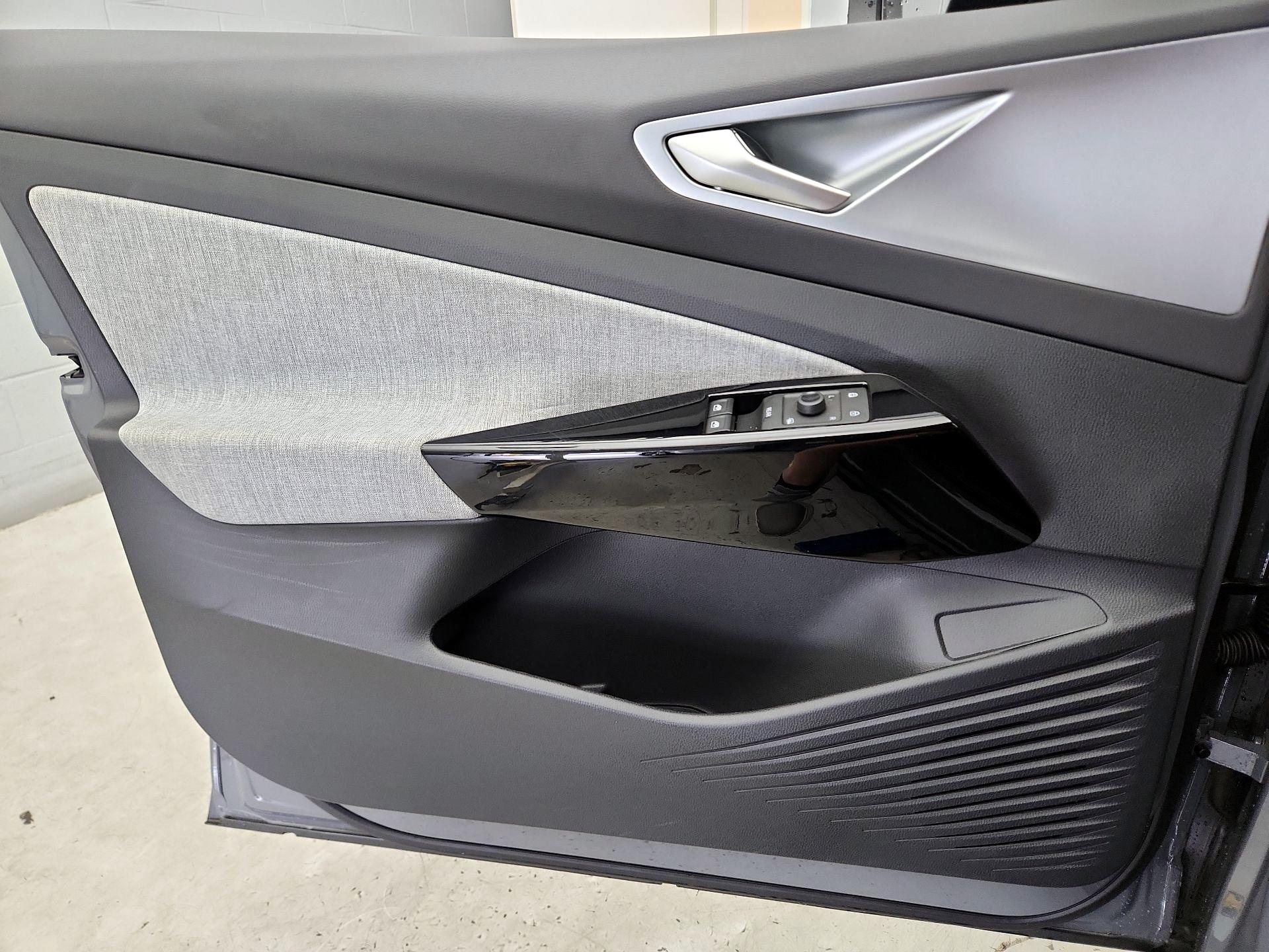 Thumbnail: 2023 Volkswagen ID.4 - 12