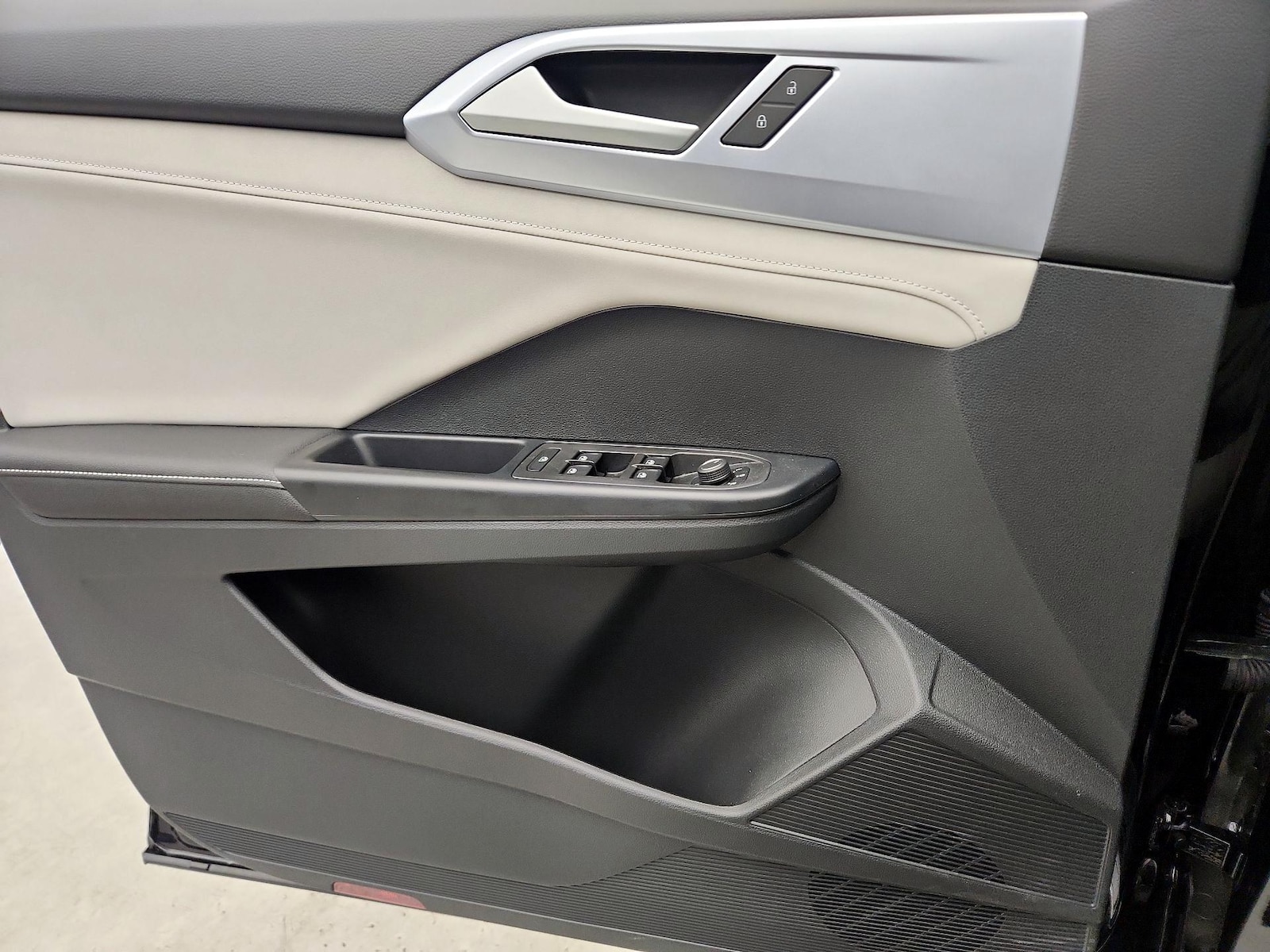 2025 Volkswagen Taos SE - Photo 13
