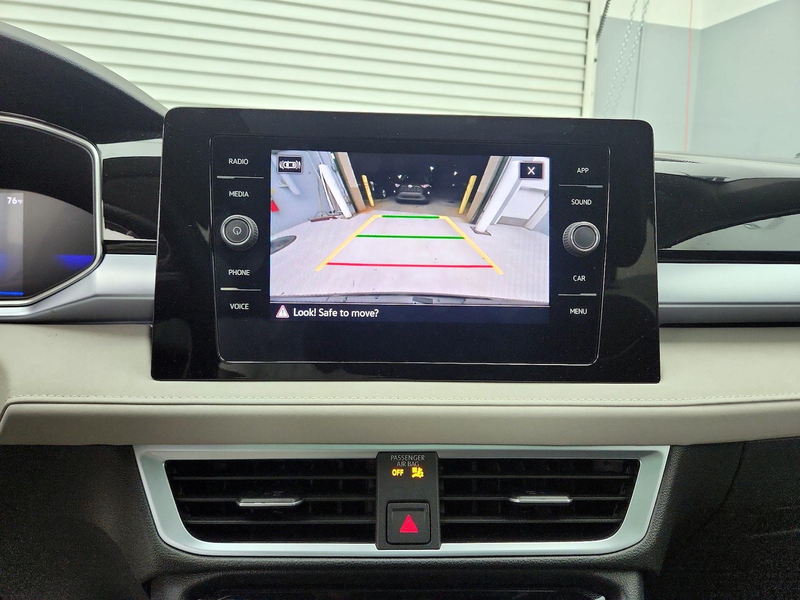 2025 Volkswagen Taos SE - Photo 15