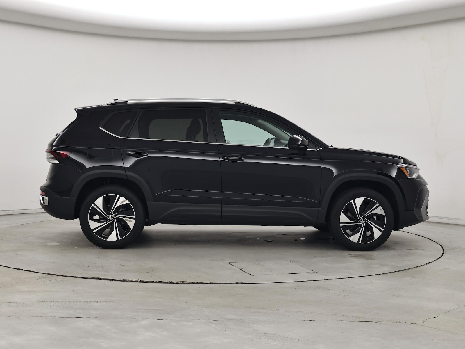 2025 Volkswagen Taos SE - Photo 8