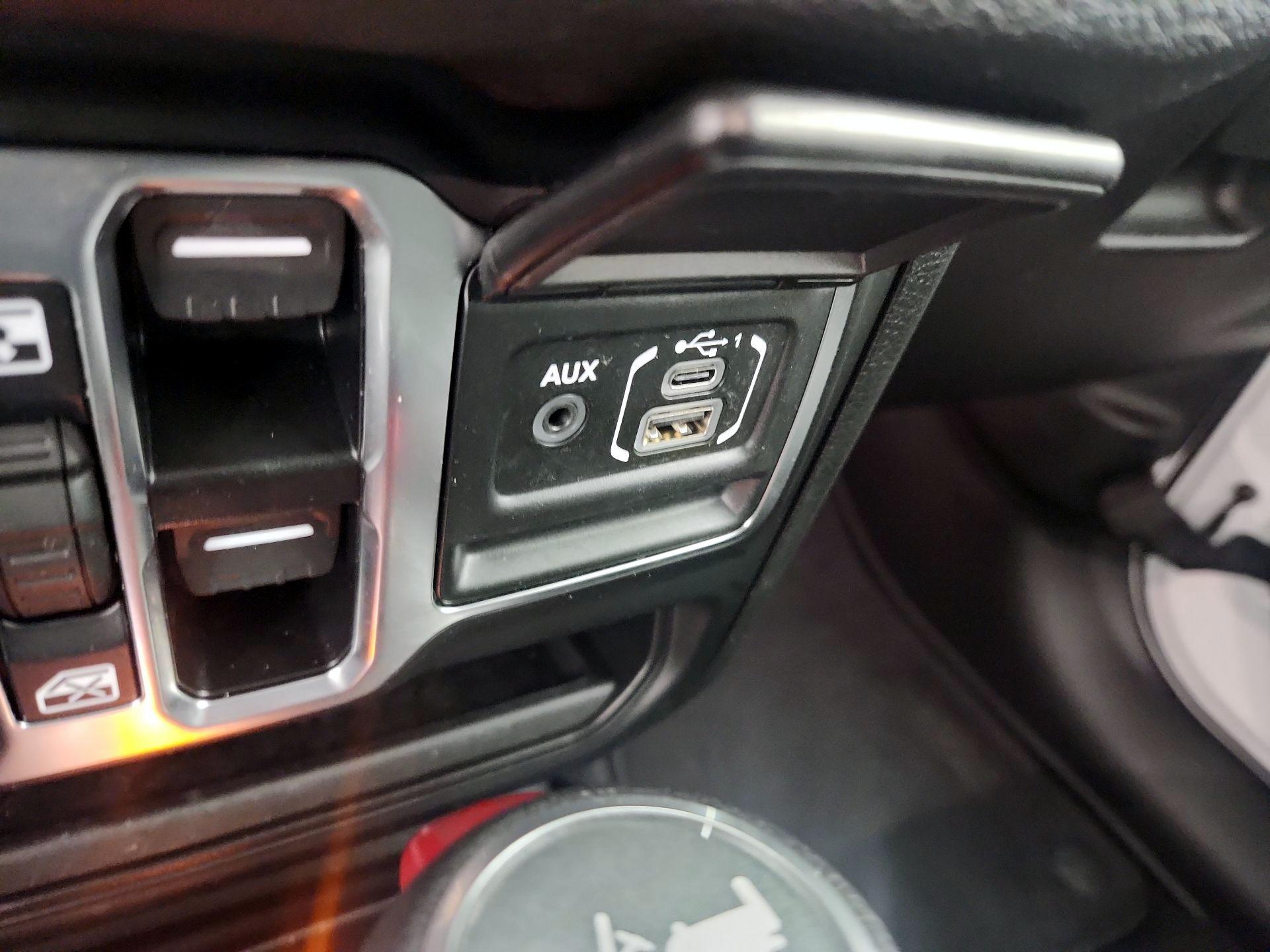 Thumbnail: 2025 Jeep Wrangler - 18