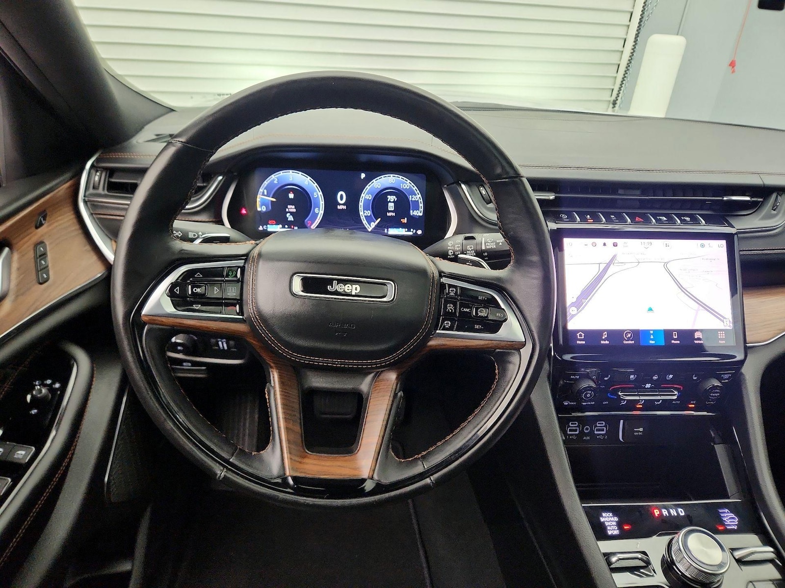 2025 Jeep Grand Cherokee Summit - Photo 11