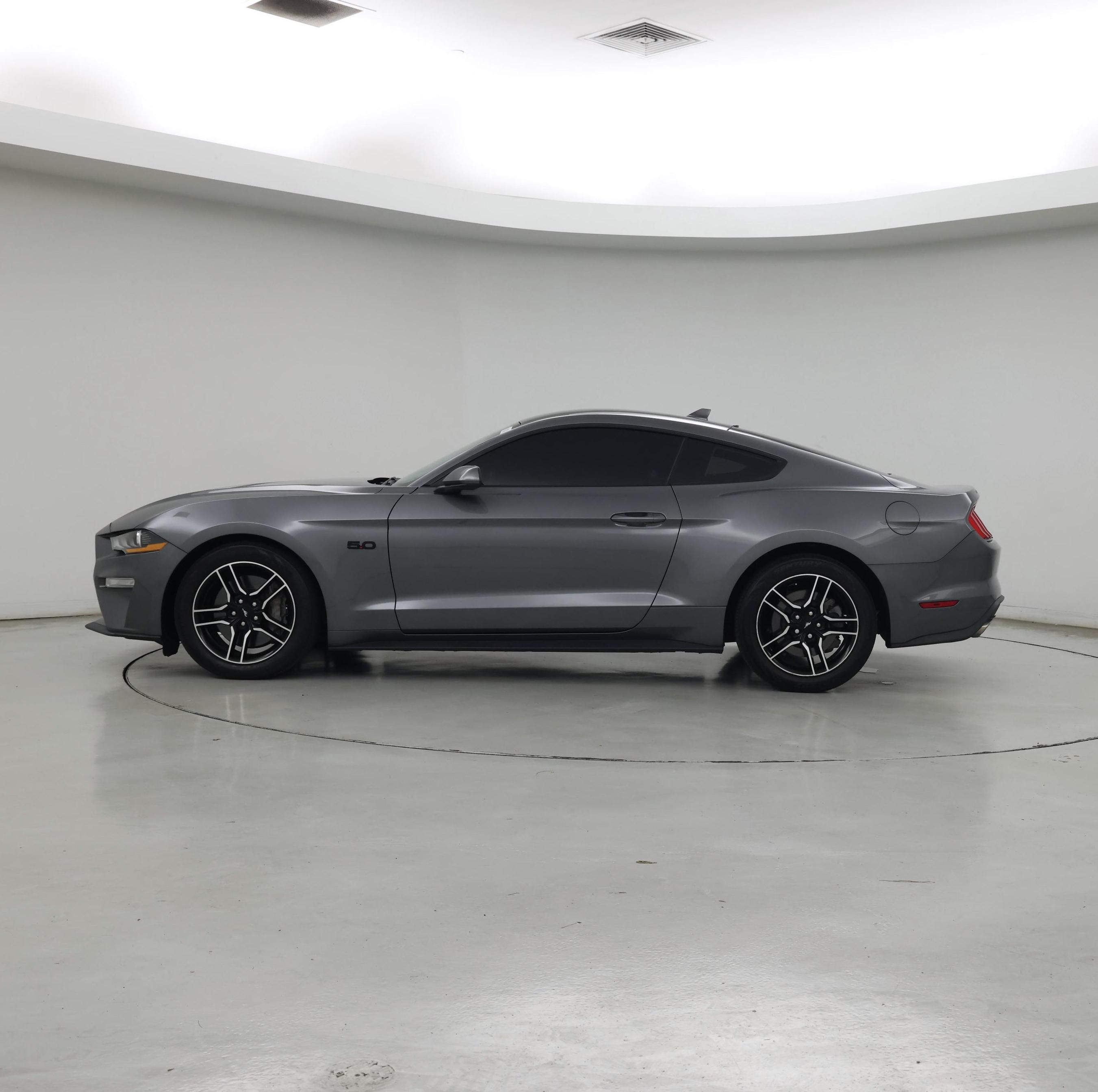 Thumbnail: 2022 Ford Mustang - 3