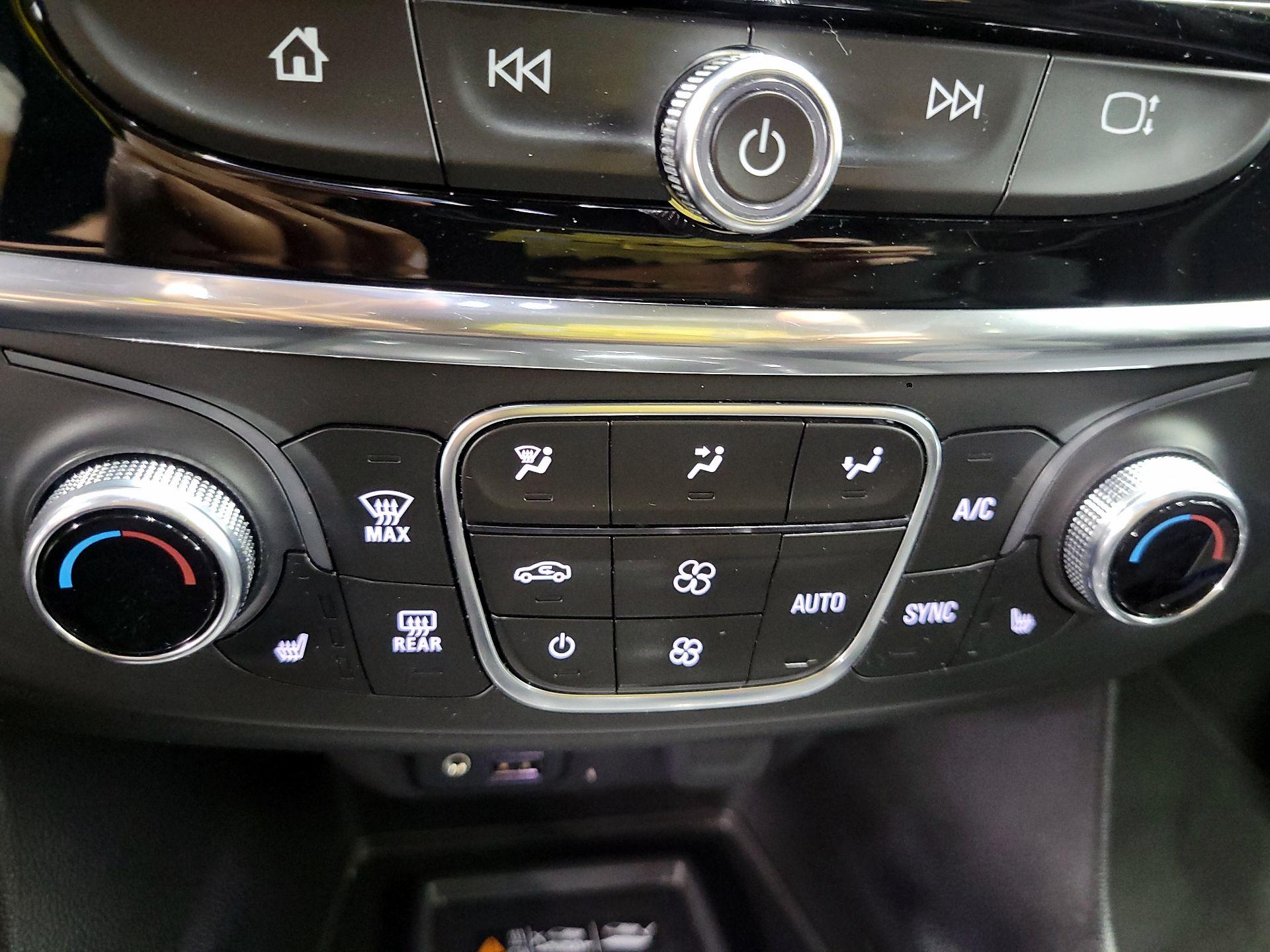 Thumbnail: 2023 Chevrolet Traverse - 17