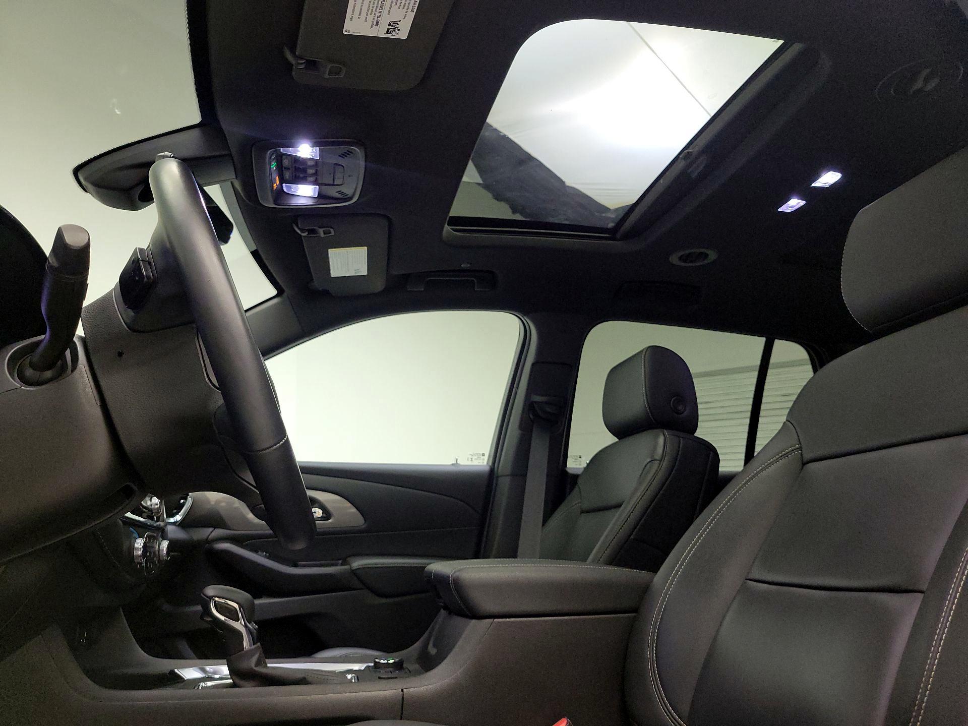 Thumbnail: 2023 Chevrolet Traverse - 20