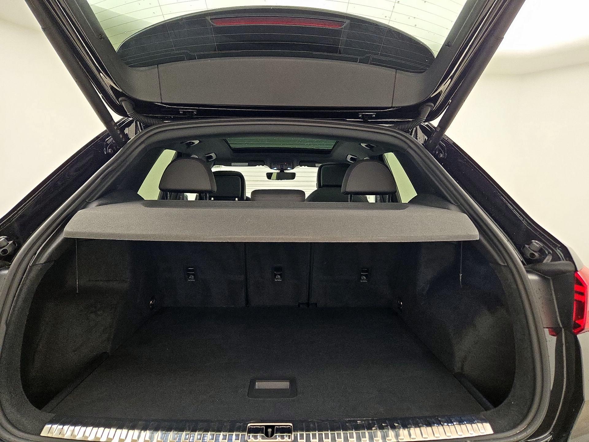 Thumbnail: 2024 Audi Q3 - 17