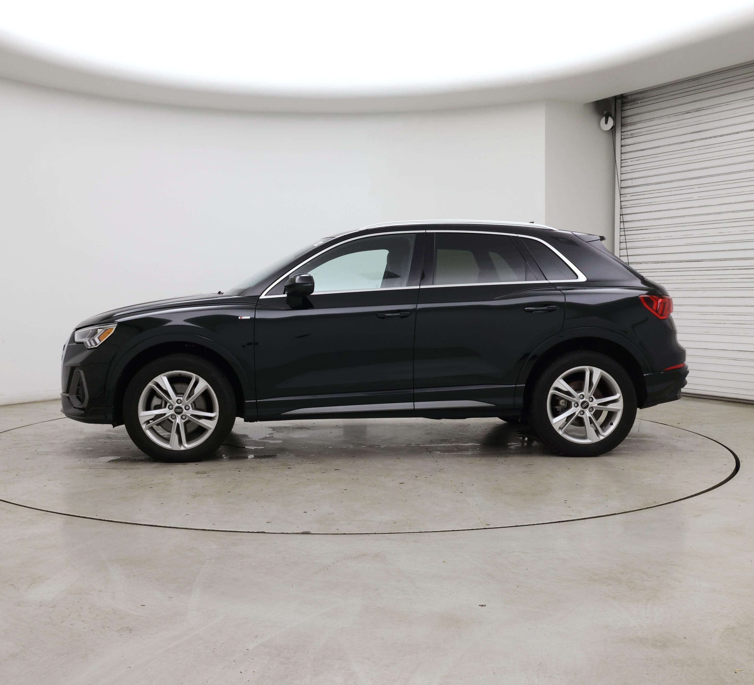 Thumbnail: 2024 Audi Q3 - 3