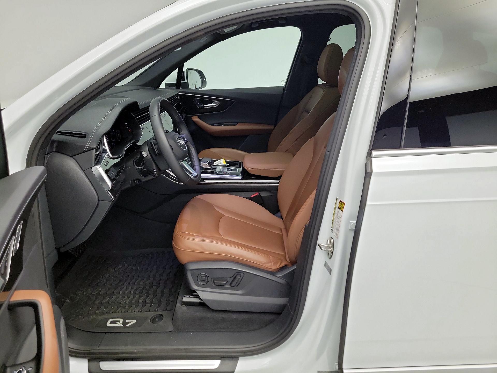Thumbnail: 2023 Audi Q7 - 11