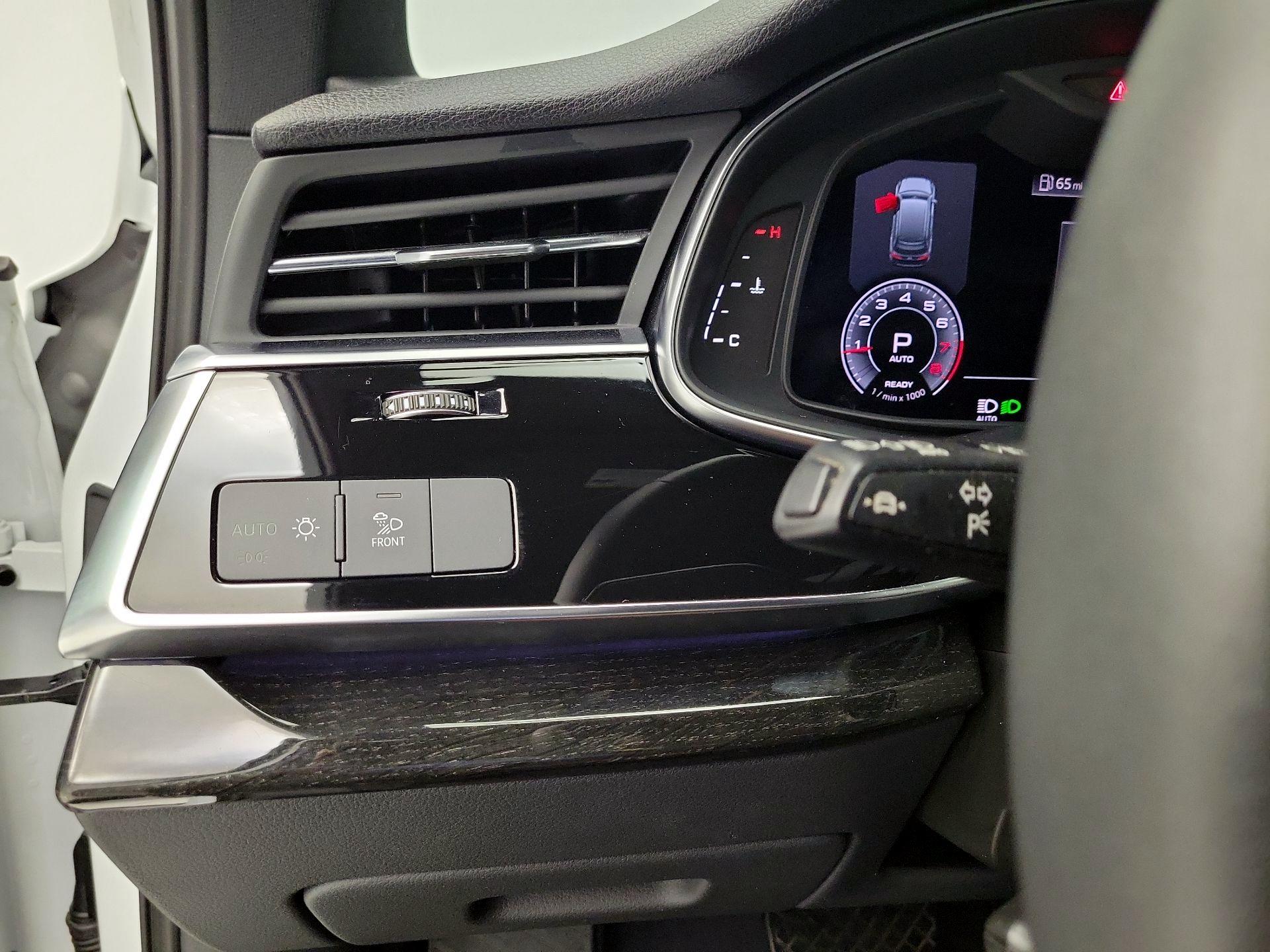 Thumbnail: 2023 Audi Q7 - 12