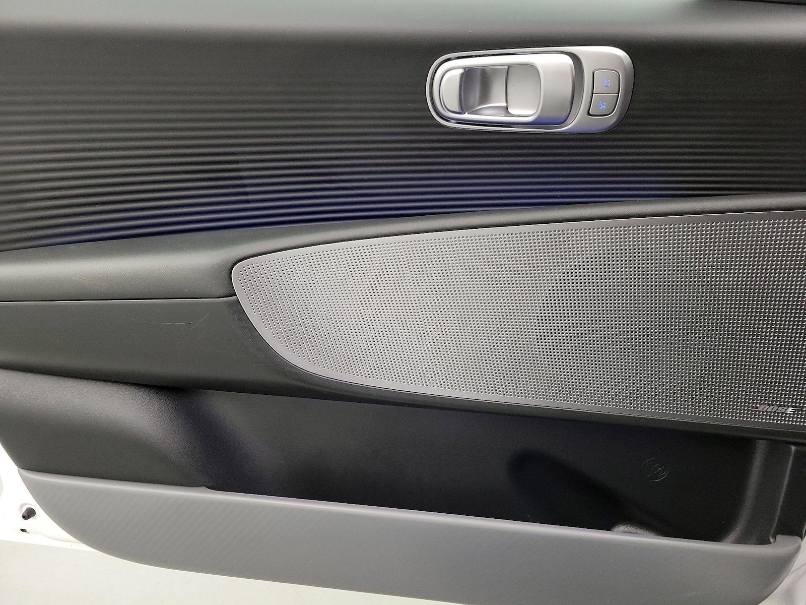 2023 Hyundai IONIQ 6 Limited - Photo 13
