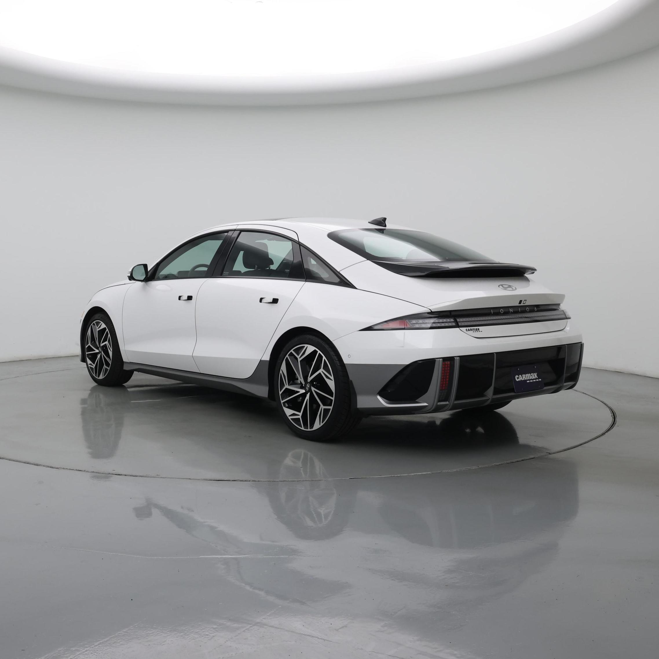 Thumbnail: 2023 Hyundai Ioniq 6 - 2