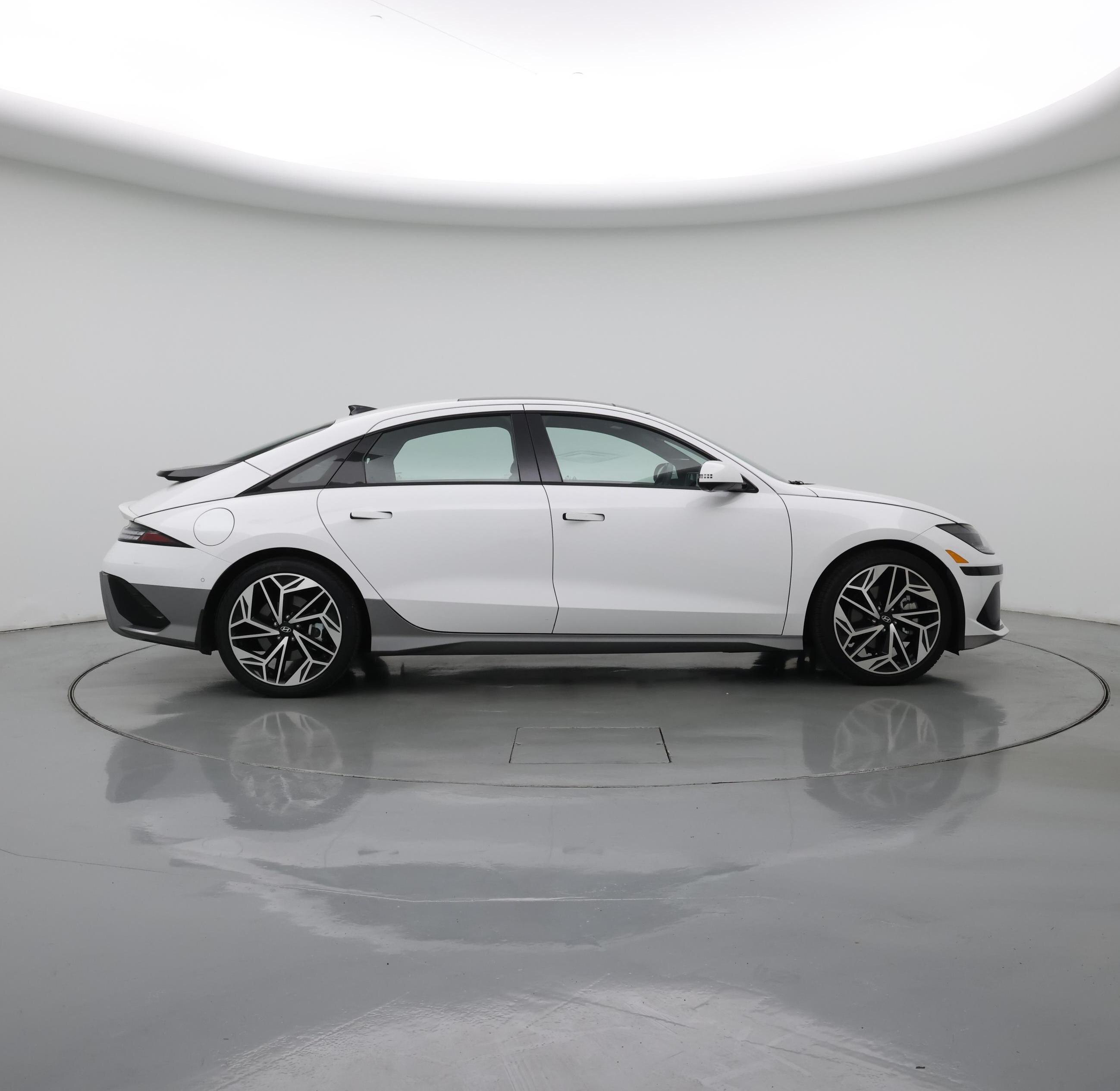 Thumbnail: 2023 Hyundai Ioniq 6 - 7