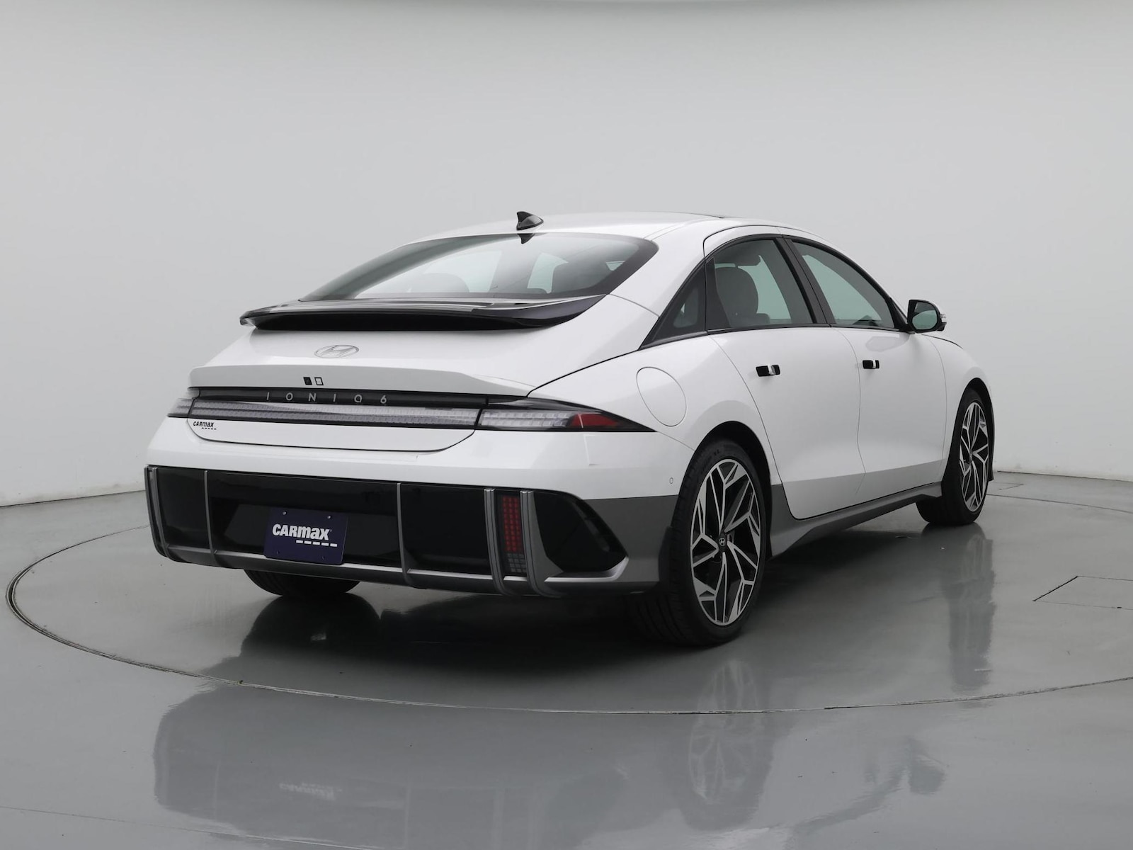 2023 Hyundai IONIQ 6 Limited - Photo 9