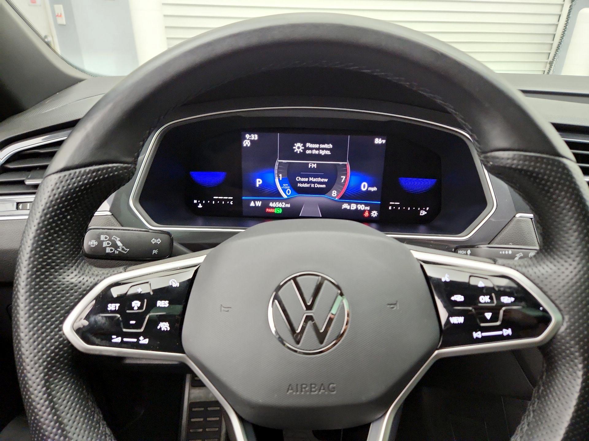 Thumbnail: 2023 Volkswagen Tiguan - 10