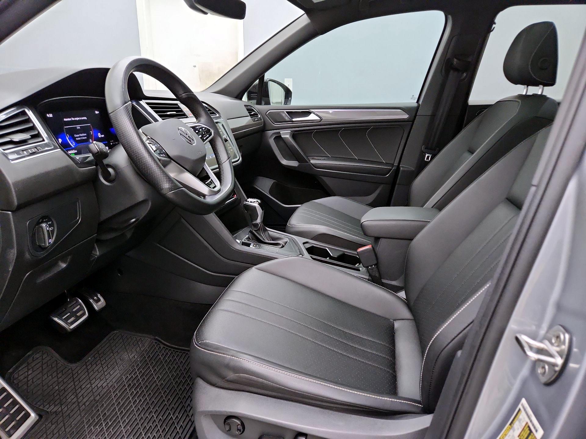Thumbnail: 2023 Volkswagen Tiguan - 11