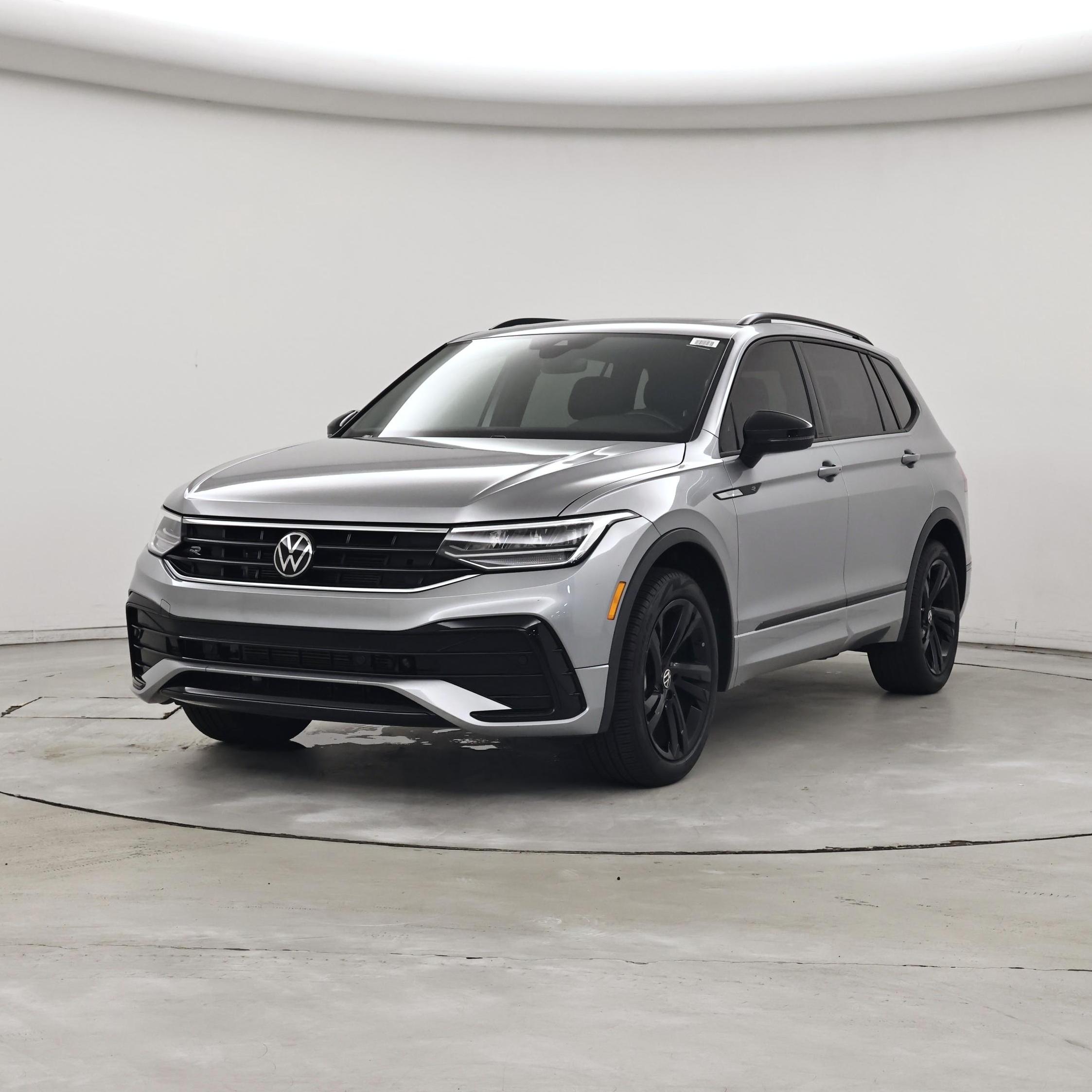 Thumbnail: 2023 Volkswagen Tiguan - 4