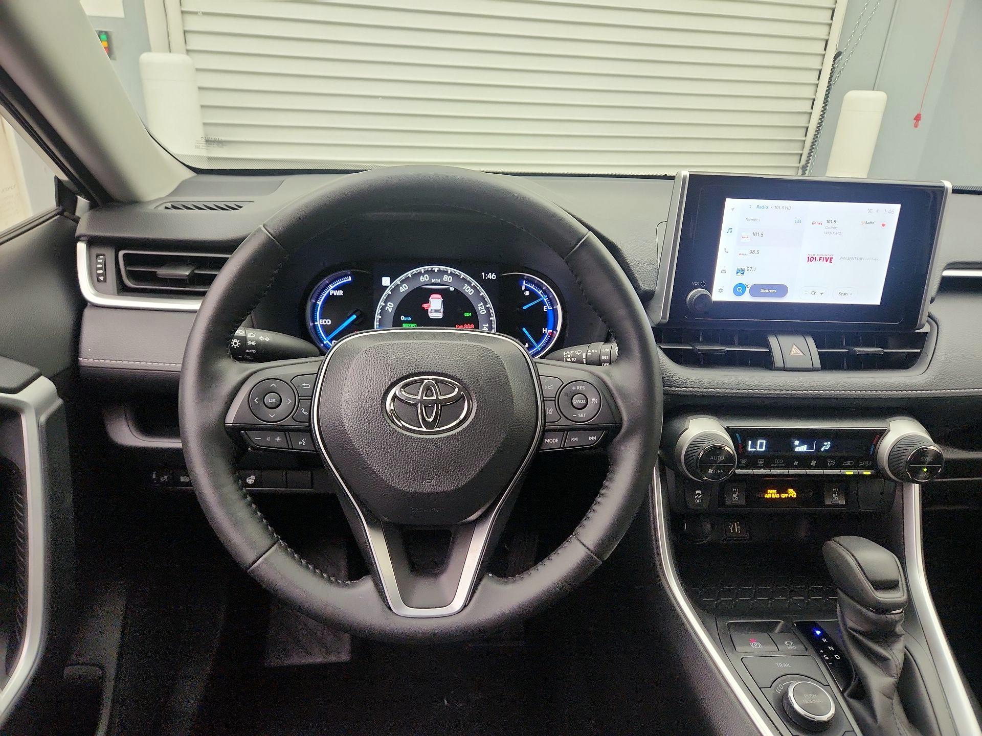 Thumbnail: 2025 Toyota RAV4 - 10