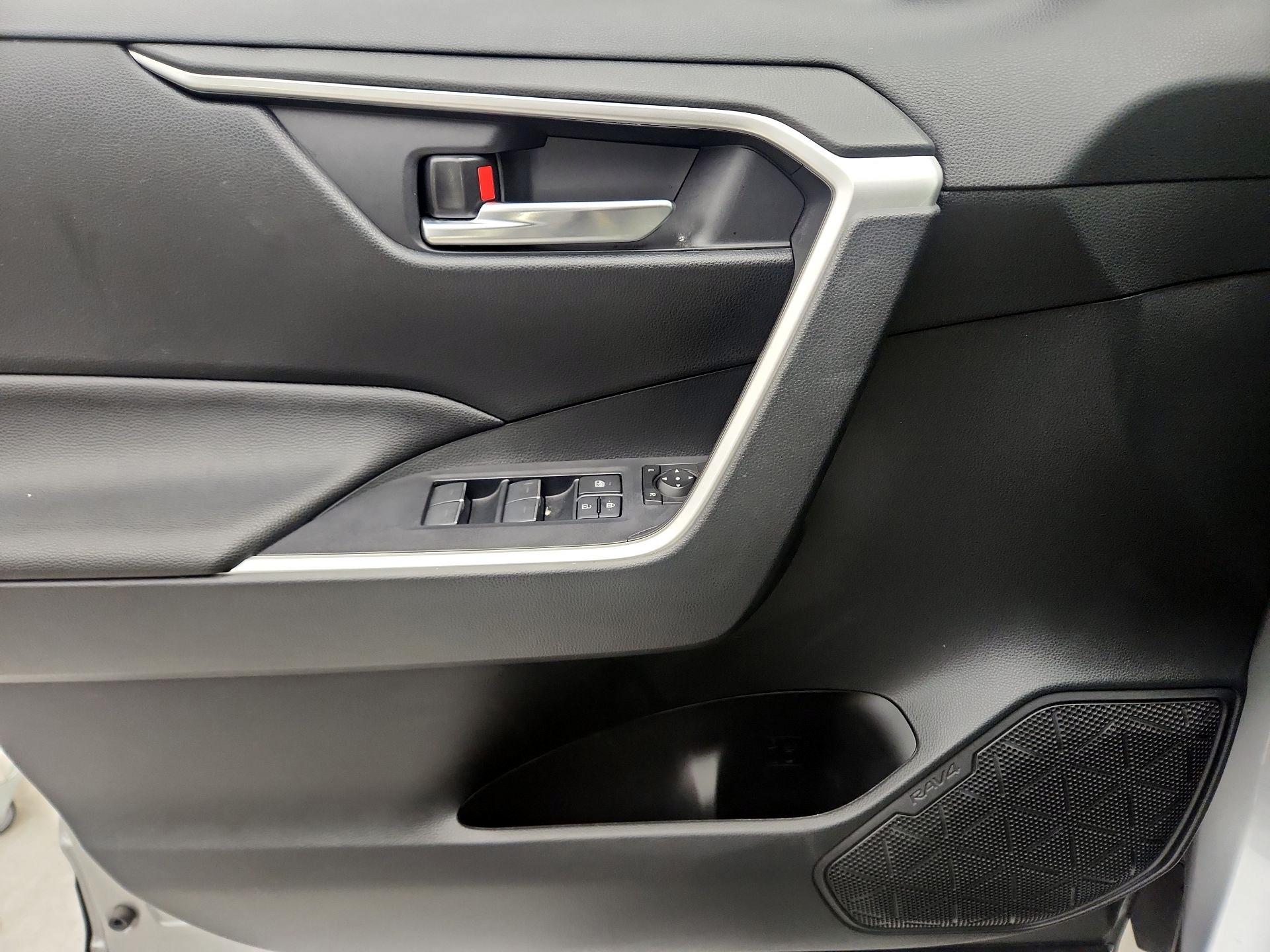 Thumbnail: 2025 Toyota RAV4 - 12