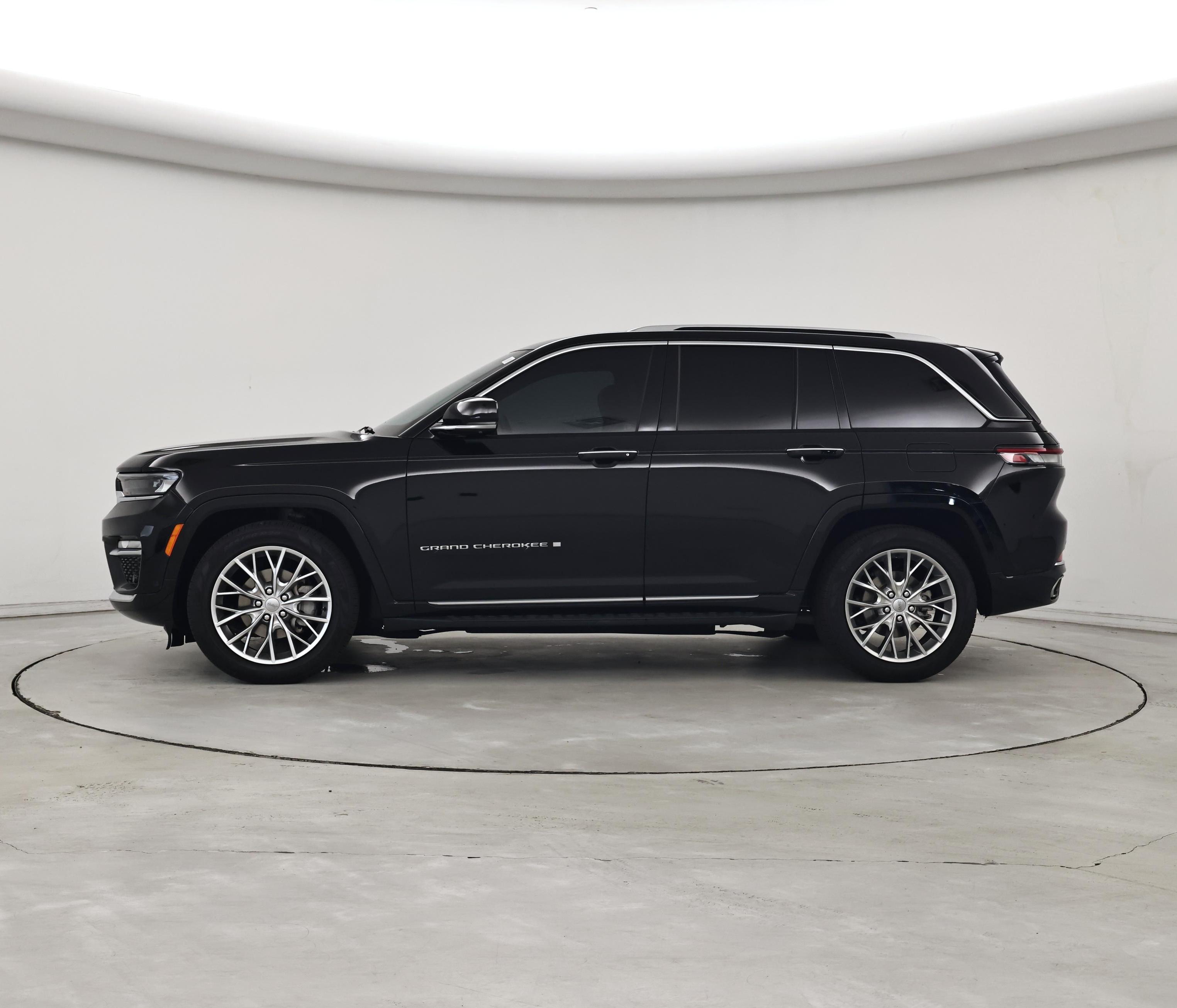 Thumbnail: 2023 Jeep Grand Cherokee - 3