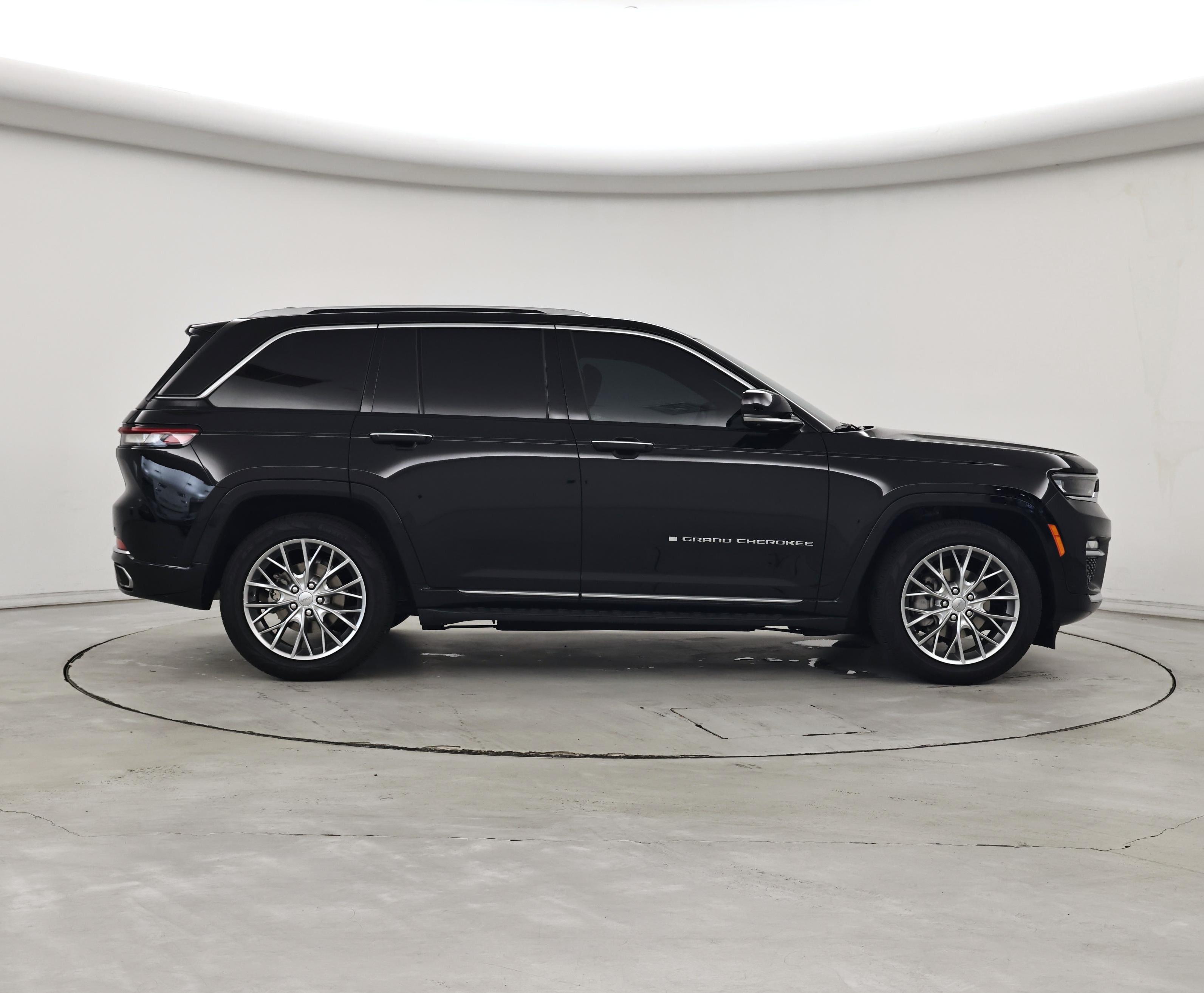 Thumbnail: 2023 Jeep Grand Cherokee - 7
