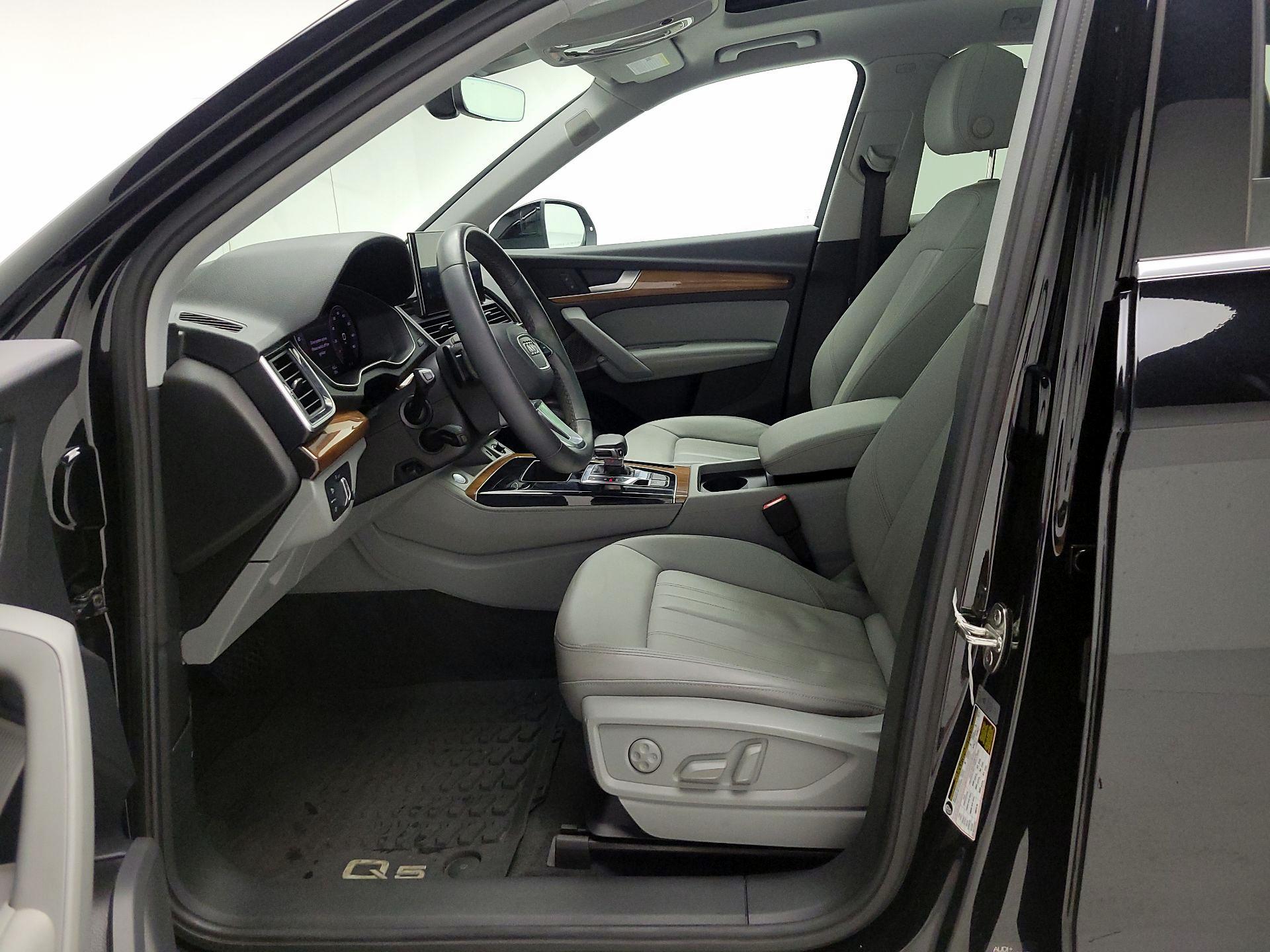 Thumbnail: 2023 Audi Q5 - 11
