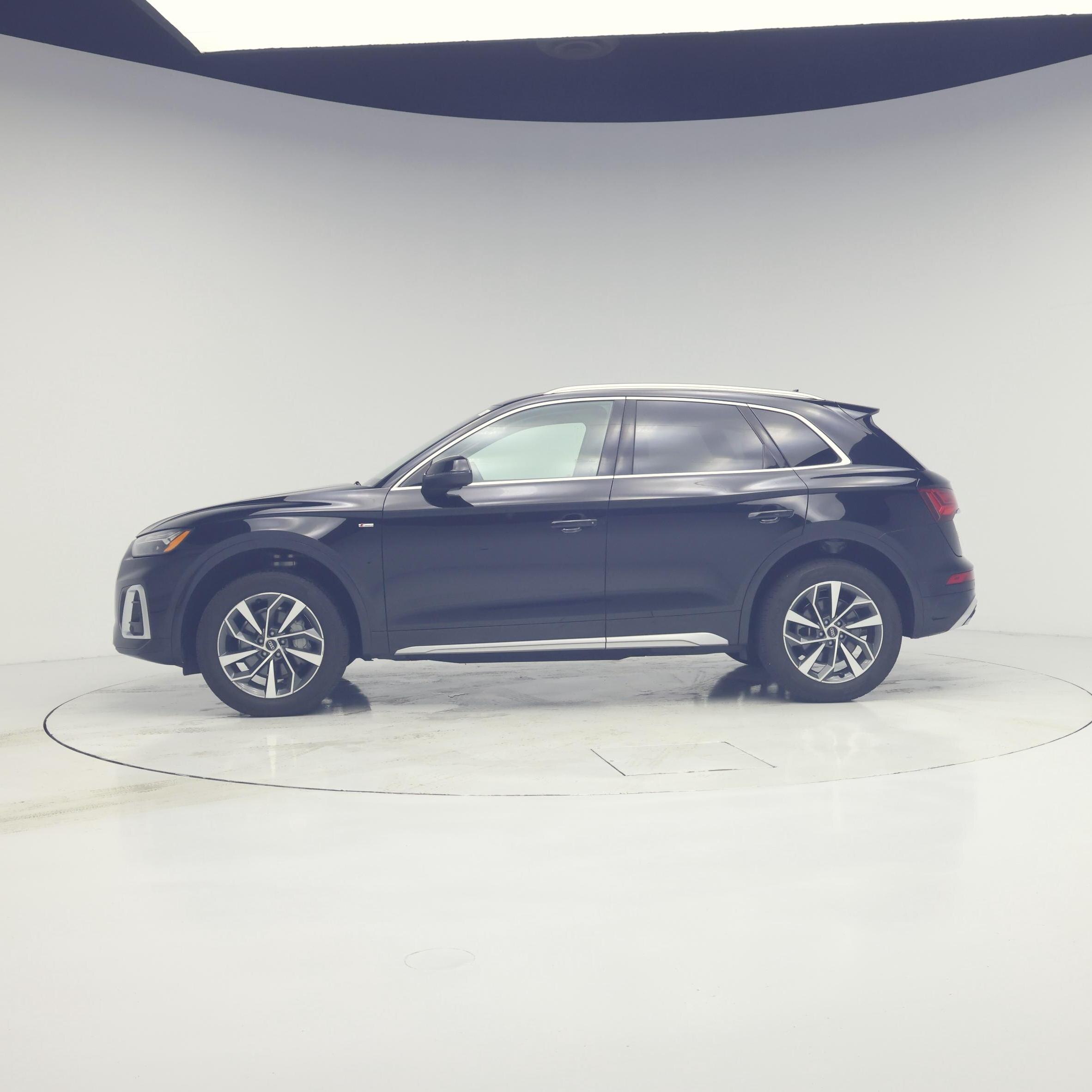 Thumbnail: 2023 Audi Q5 - 3