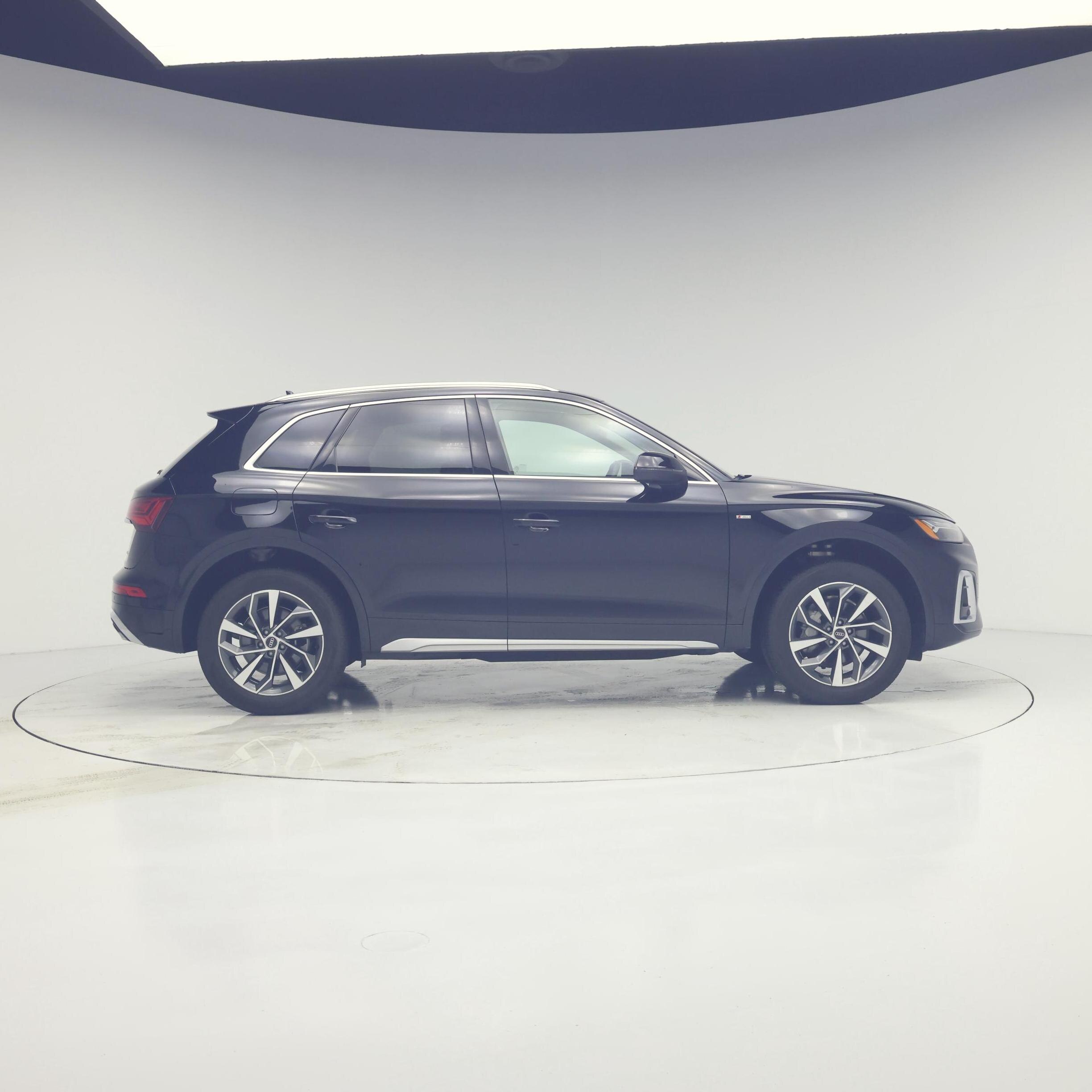 Thumbnail: 2023 Audi Q5 - 7