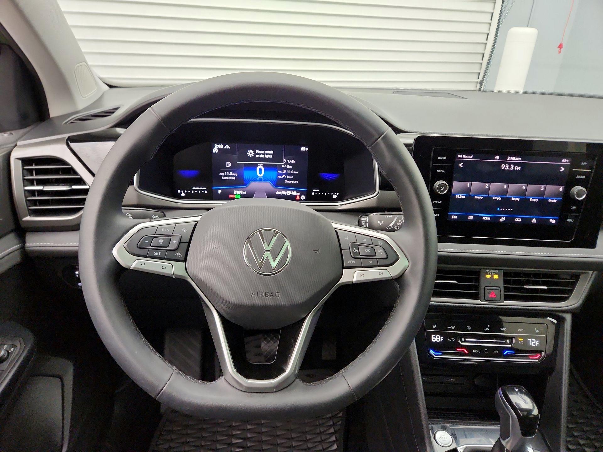Thumbnail: 2025 Volkswagen Taos - 10