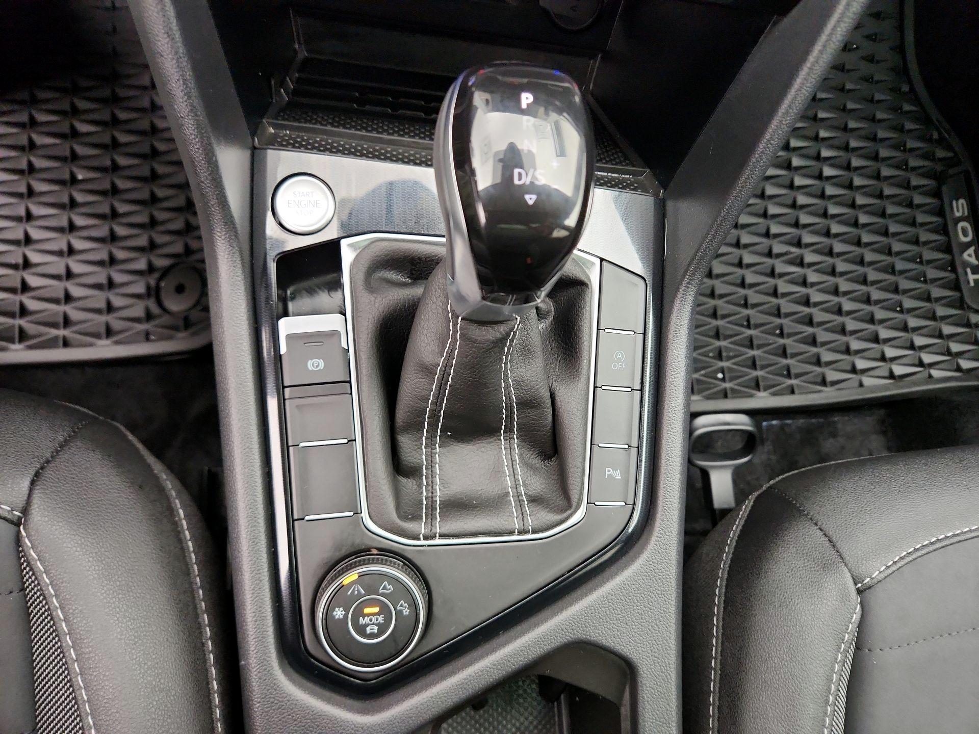 Thumbnail: 2025 Volkswagen Taos - 17