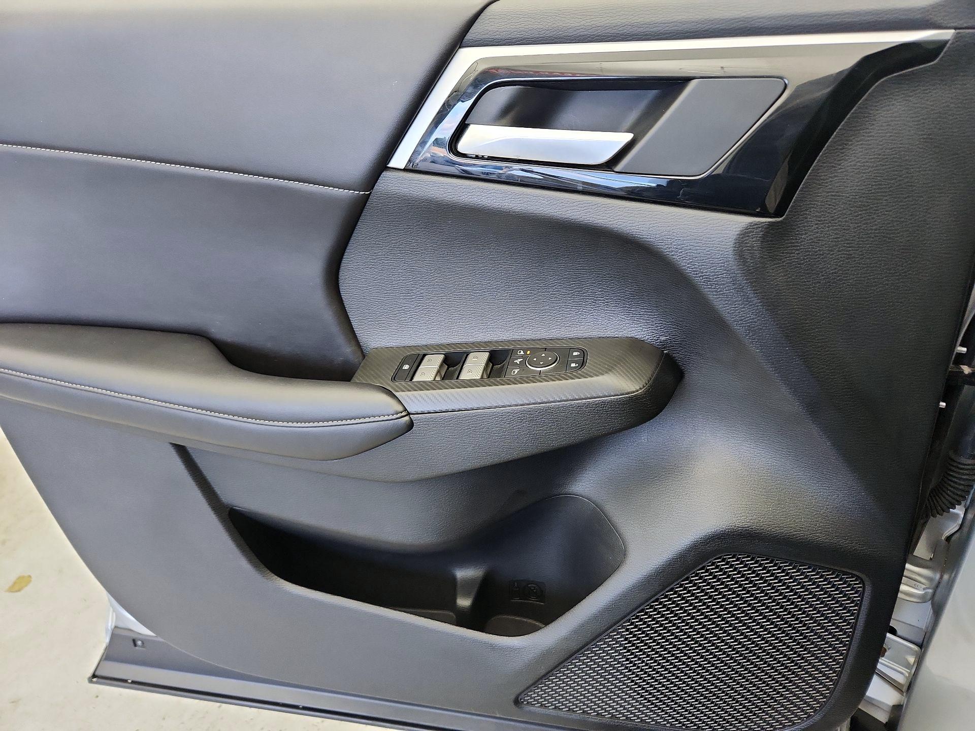 Thumbnail: 2024 Mitsubishi Outlander - 12