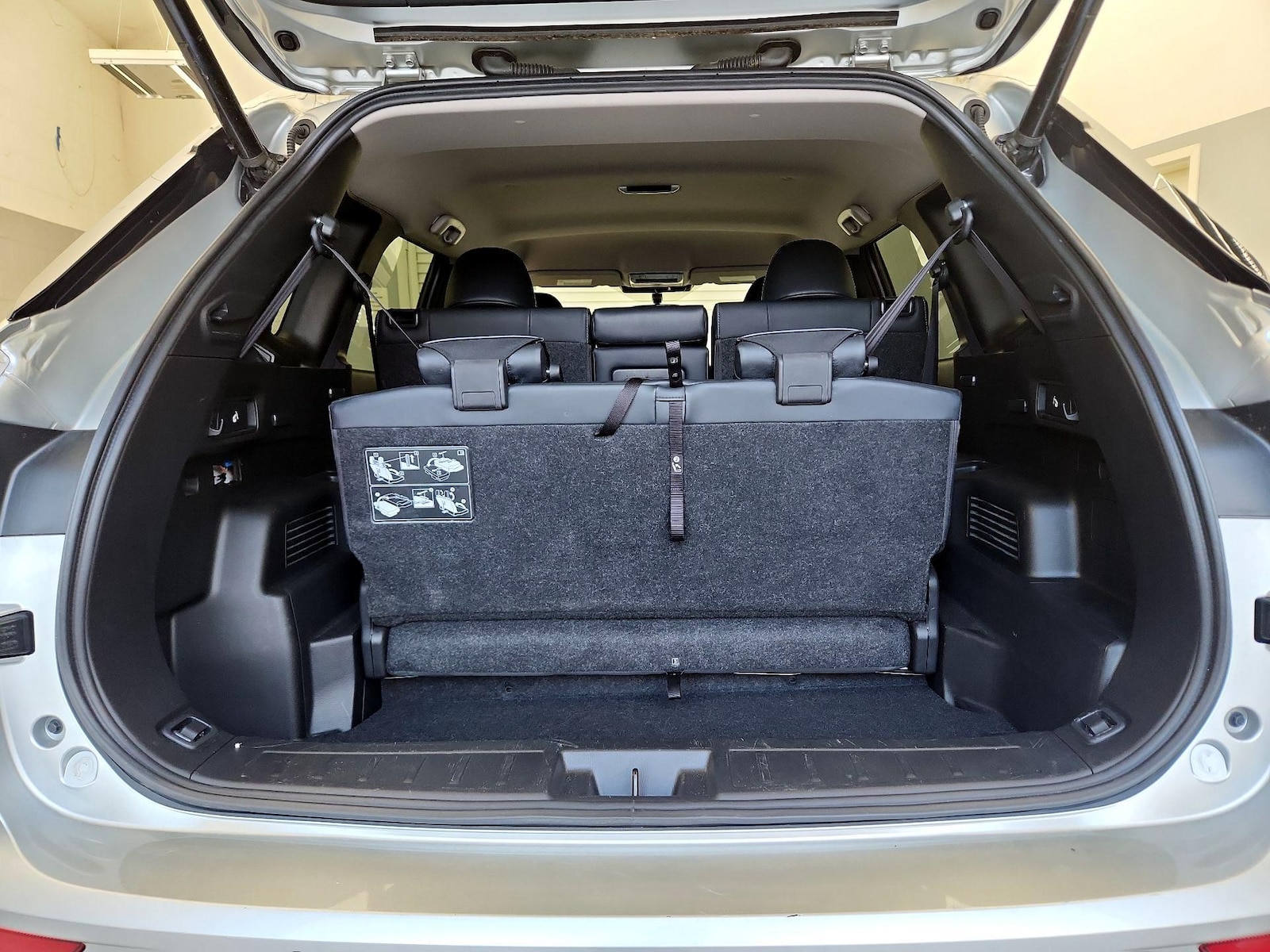 2024 Mitsubishi Outlander Plug-in Hybrid SE - Photo 23