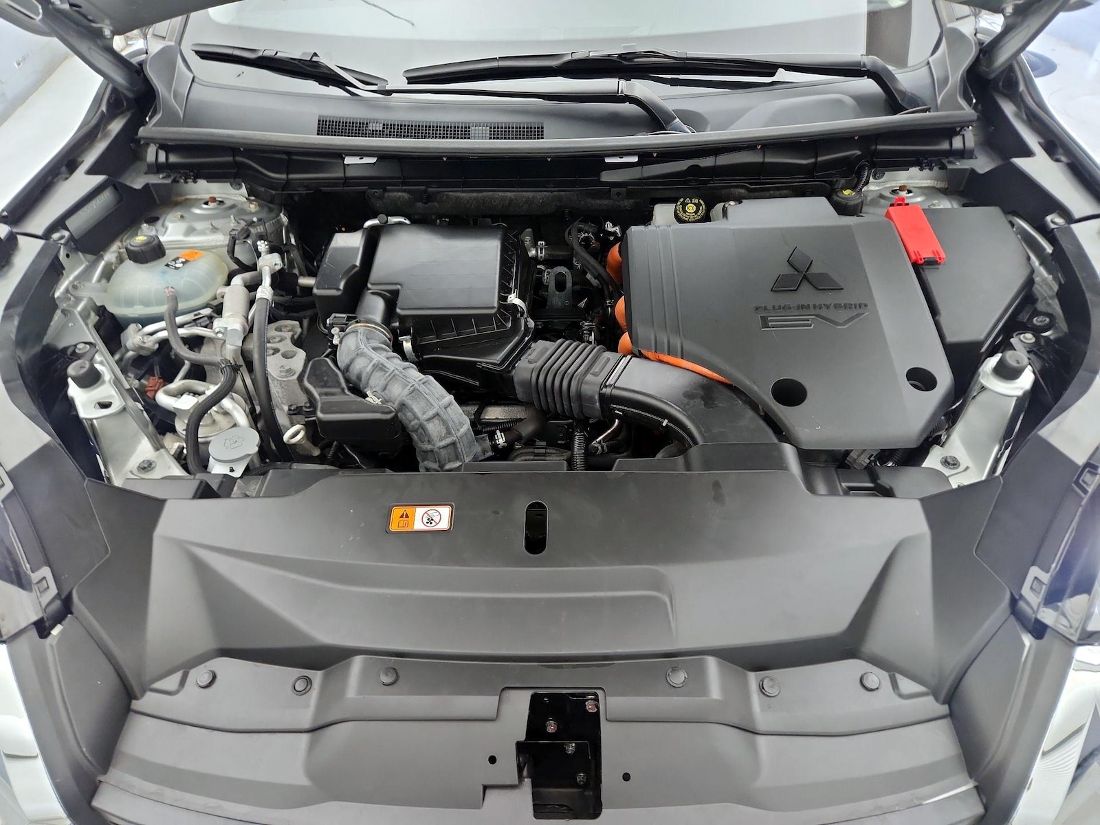 2024 Mitsubishi Outlander Plug-in Hybrid SE - Photo 24
