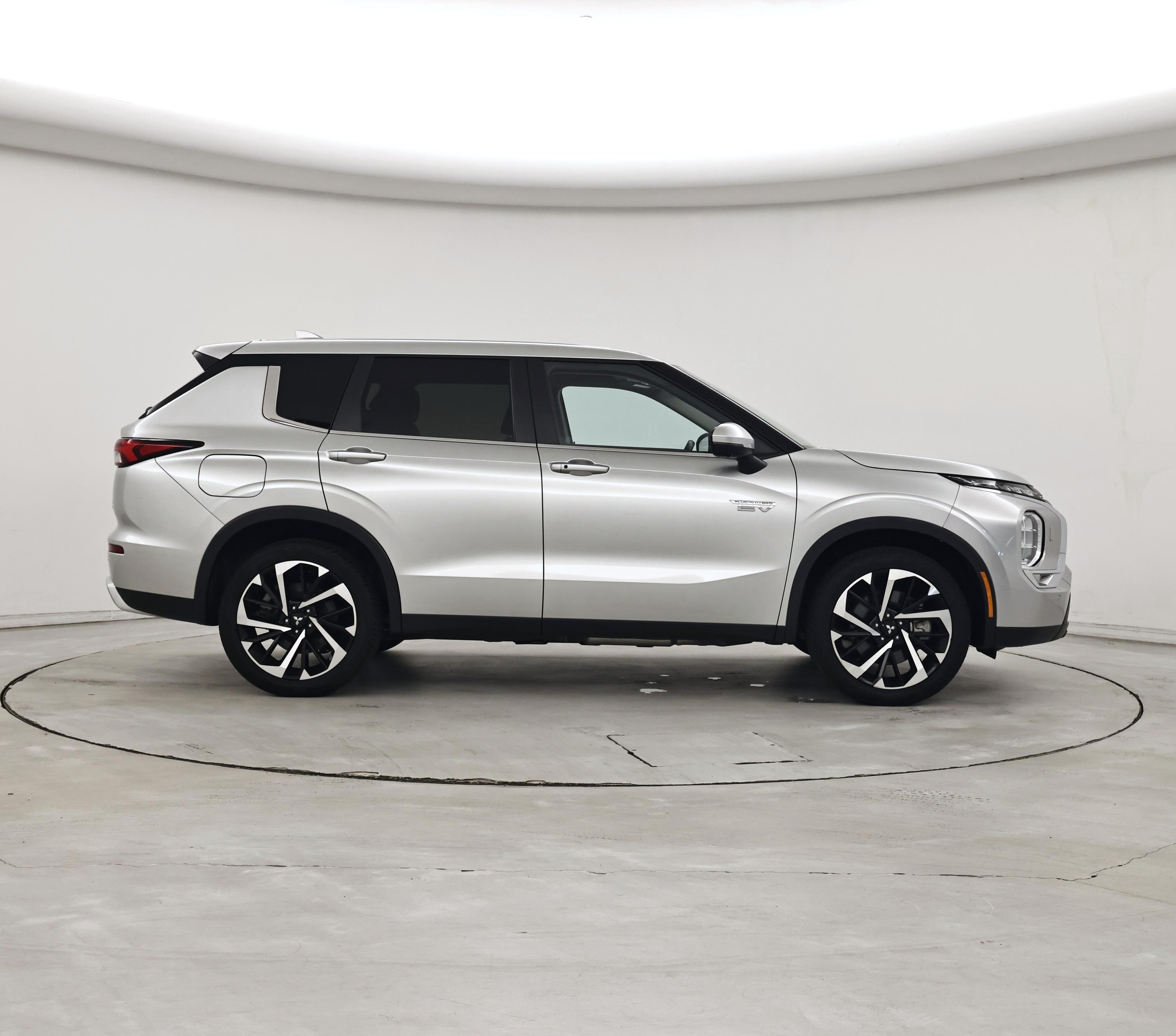 Thumbnail: 2024 Mitsubishi Outlander - 7