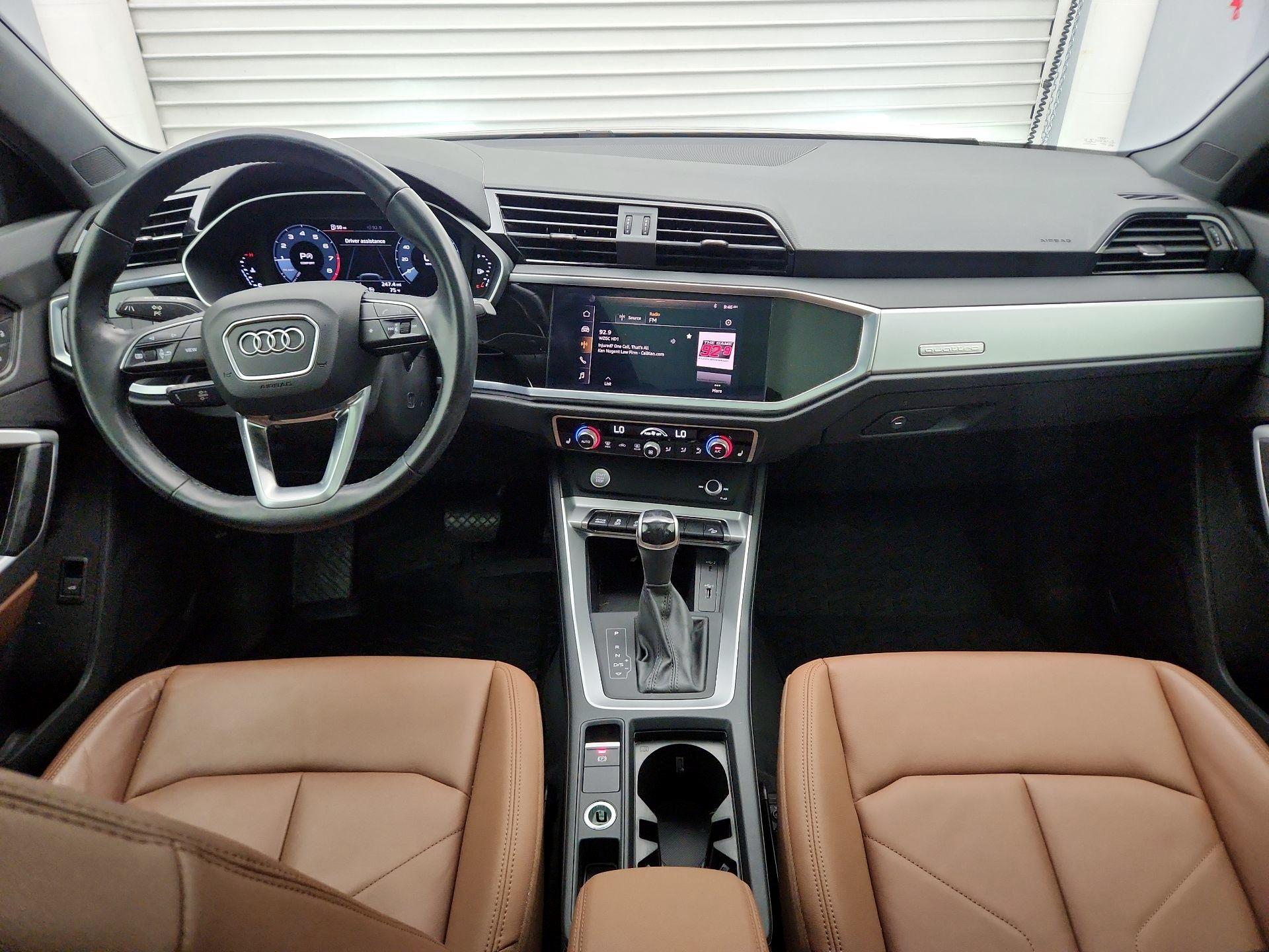 Thumbnail: 2020 Audi Q3 - 9