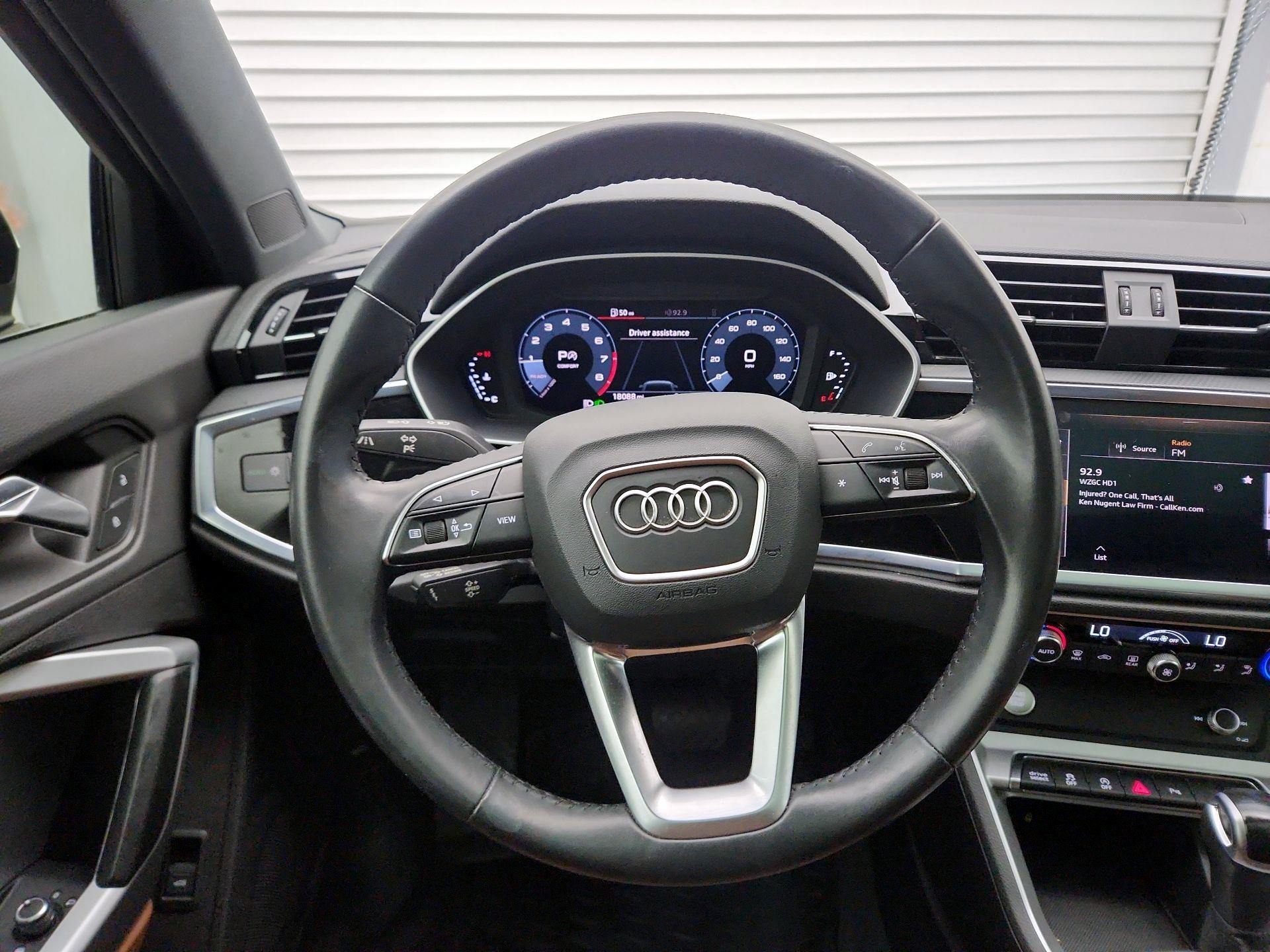 Thumbnail: 2020 Audi Q3 - 10