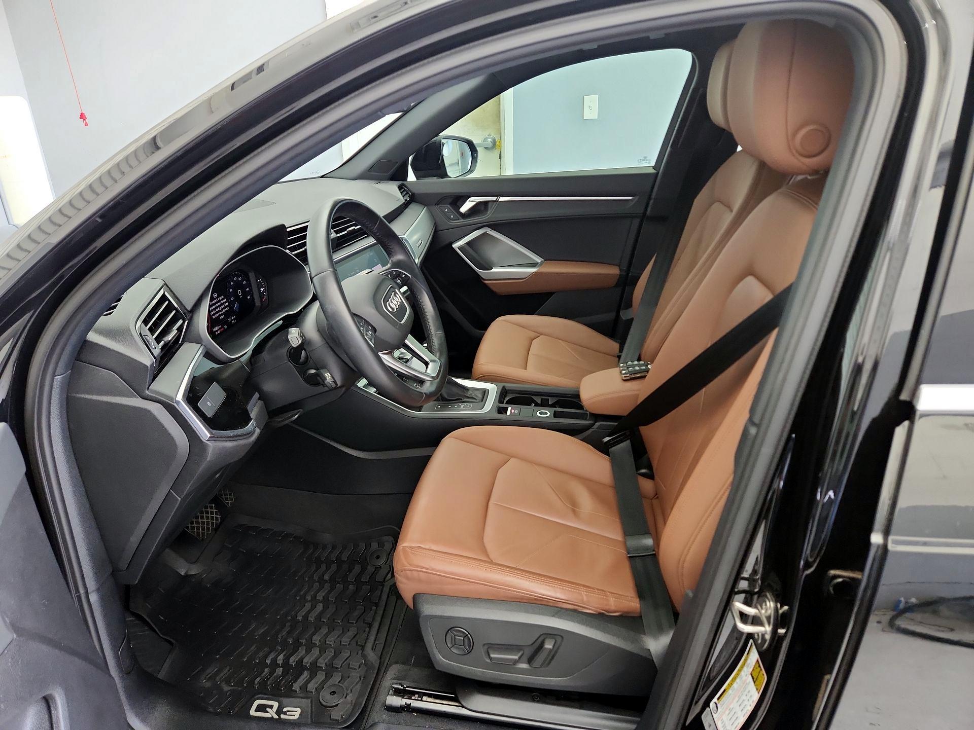 Thumbnail: 2020 Audi Q3 - 11