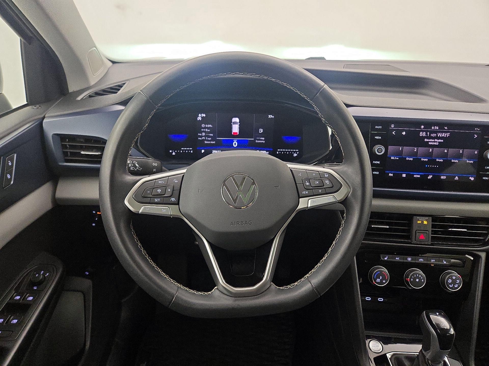 Thumbnail: 2023 Volkswagen Taos - 10