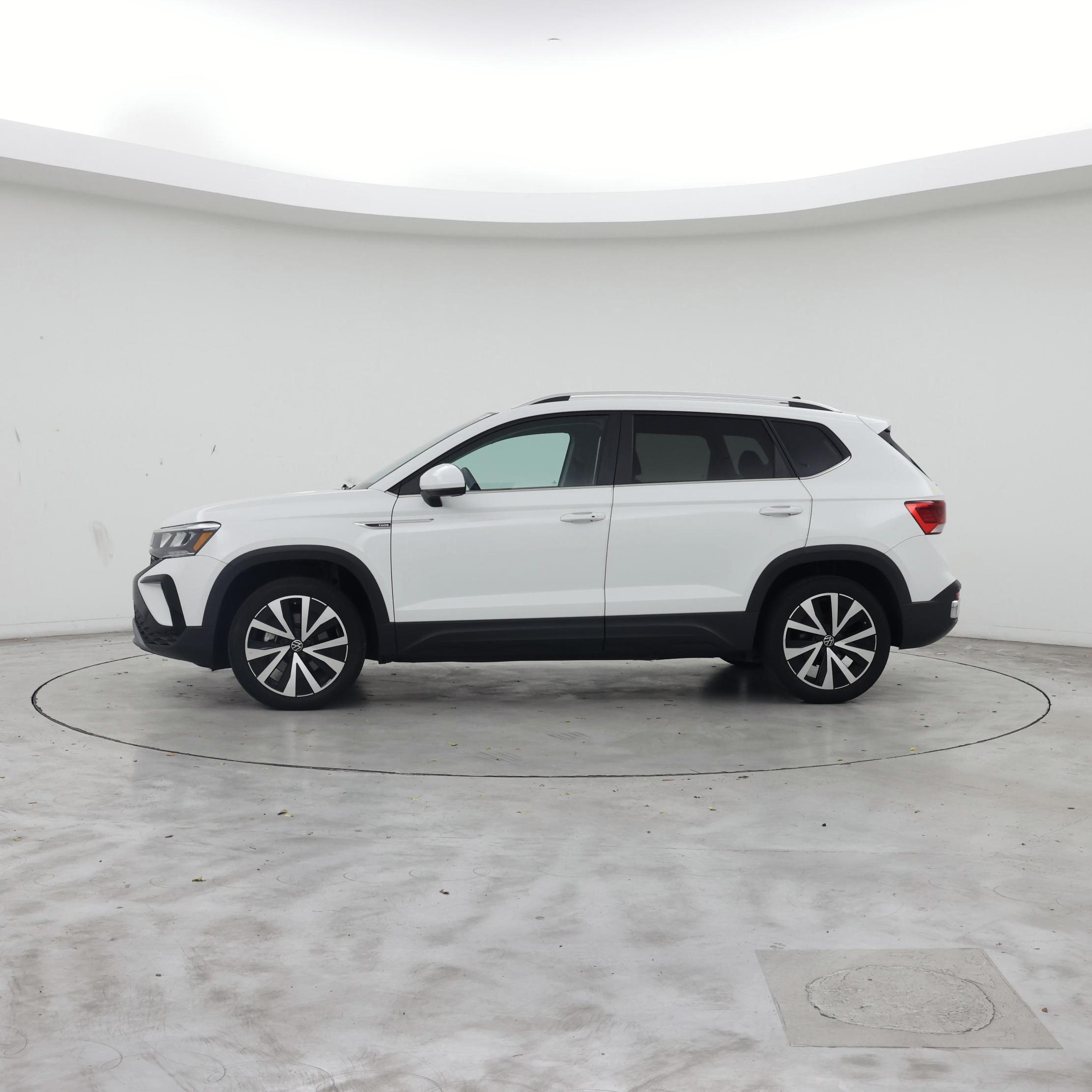 Thumbnail: 2023 Volkswagen Taos - 3