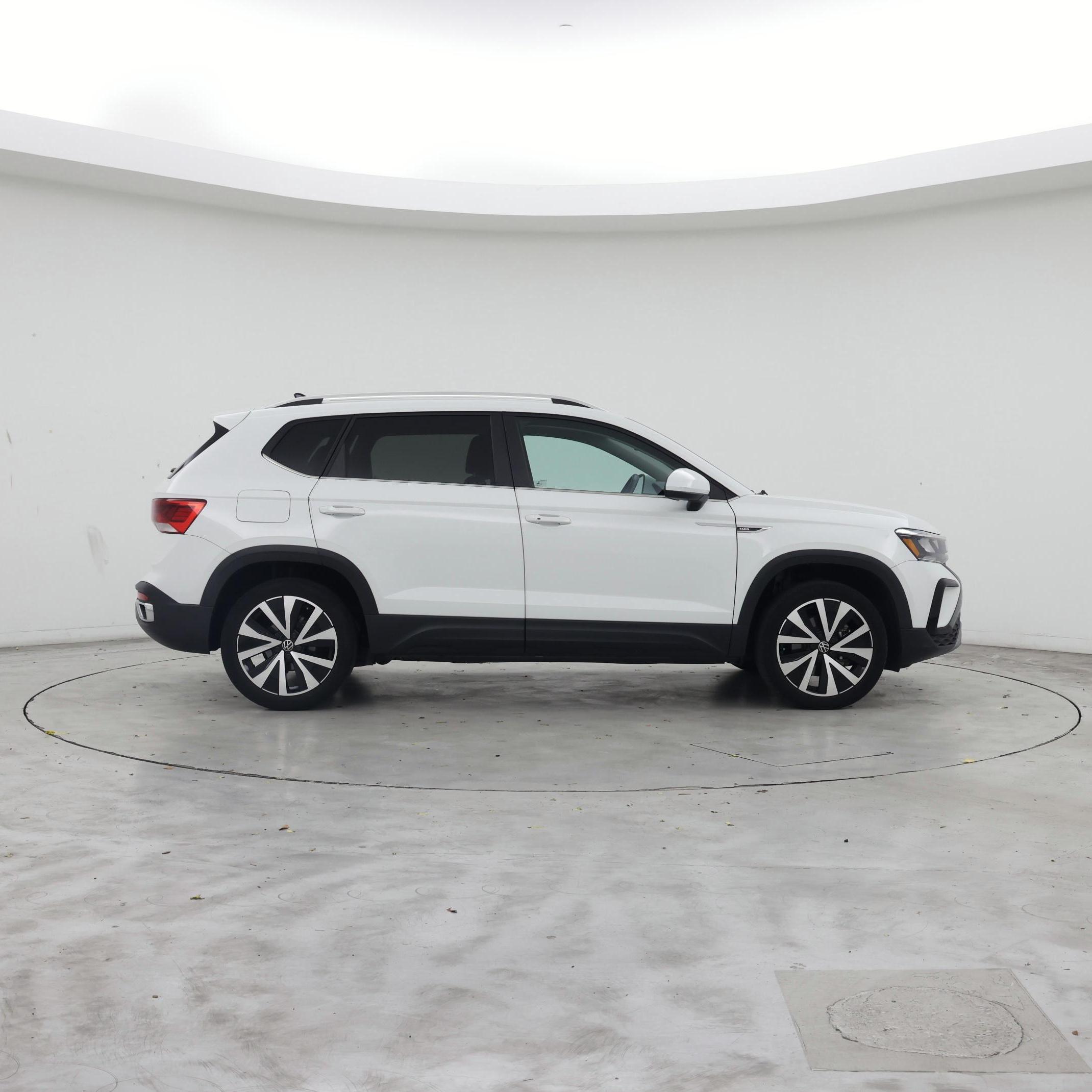 Thumbnail: 2023 Volkswagen Taos - 7